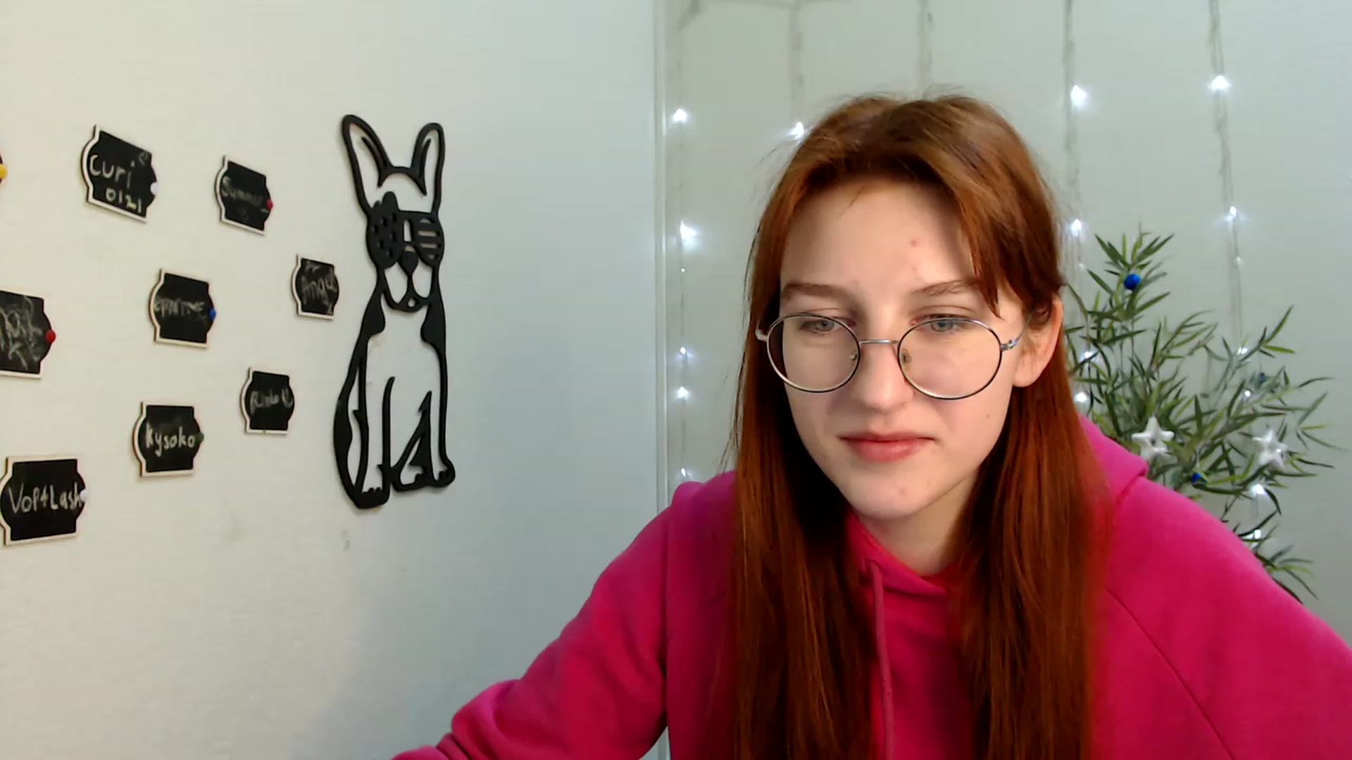 Gallery image thumbnail from Red_Hot_Fox's myfreecams stream on, 12/15/2022, 11:40 image 15 of 20