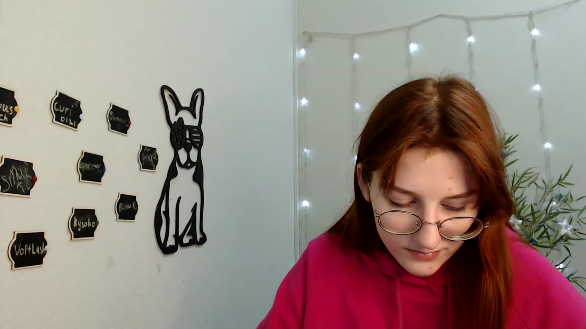 Gallery image thumbnail from Red_Hot_Fox's myfreecams stream on, 12/15/2022, 11:40 image 2 of 20