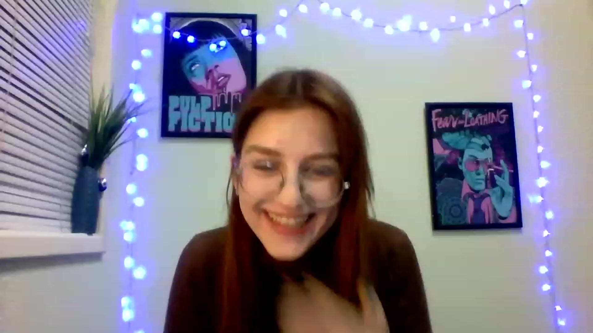 Gallery image thumbnail from Red_Hot_Fox's myfreecams stream on, 12/18/2022, 09:59 image 19 of 20