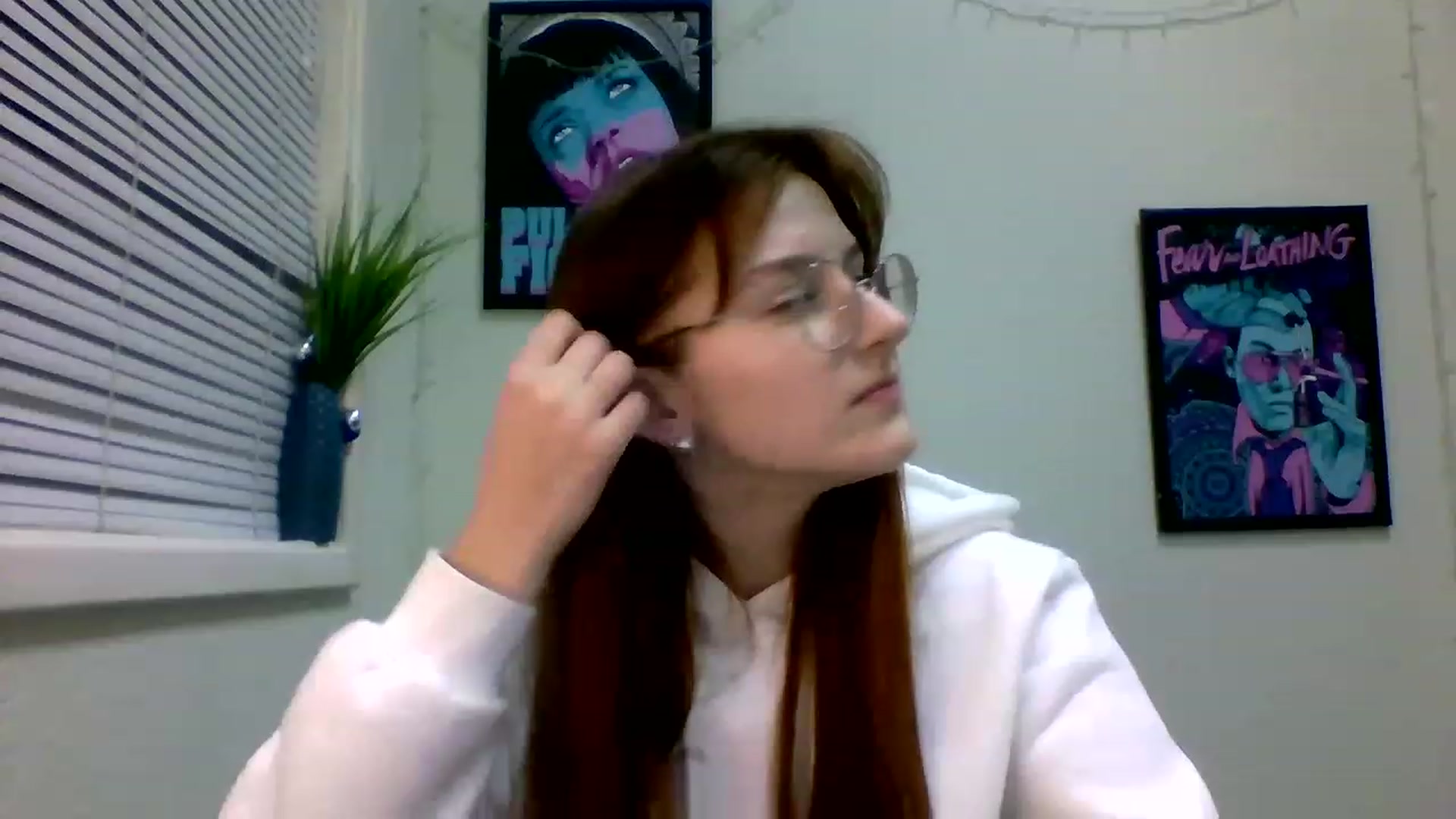 Gallery image thumbnail from Red_Hot_Fox's myfreecams stream on, 12/21/2022, 16:45 image 13 of 20