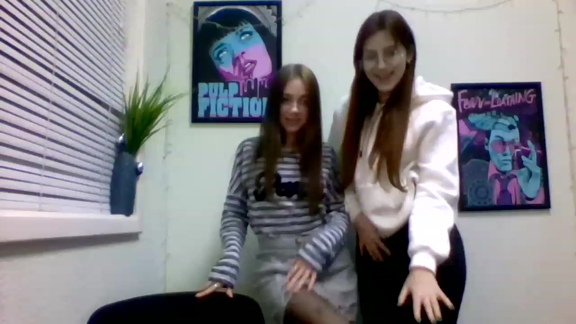 Gallery image thumbnail from Red_Hot_Fox's myfreecams stream on, 12/21/2022, 17:09 image 4 of 20
