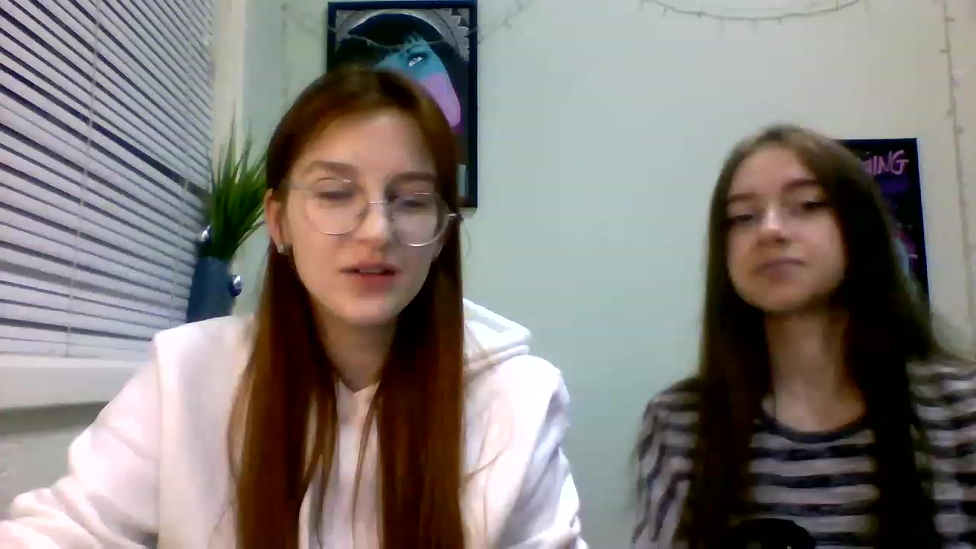 Gallery image thumbnail from Red_Hot_Fox's myfreecams stream on, 12/21/2022, 17:09 image 6 of 20