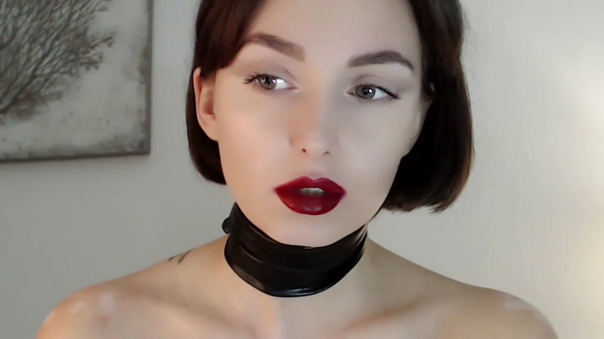 Gallery image thumbnail from Red_Lips_Girl's myfreecams stream on, 11/17/2022, 17:00 image 9 of 20