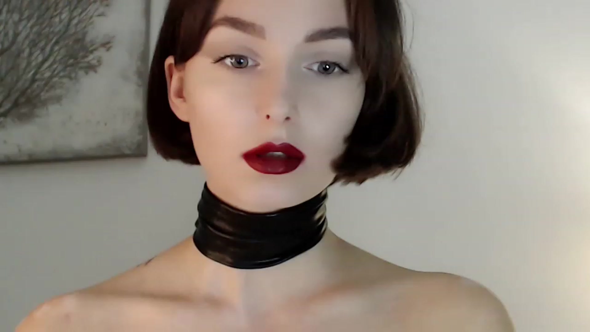 Gallery image thumbnail from Red_Lips_Girl's myfreecams stream on, 11/17/2022, 17:00 image 19 of 20