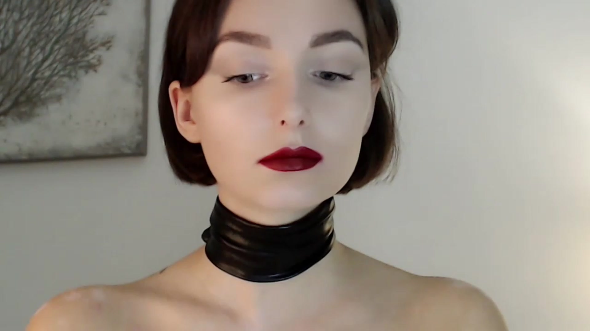 Gallery image thumbnail from Red_Lips_Girl's myfreecams stream on, 11/17/2022, 17:00 image 18 of 20