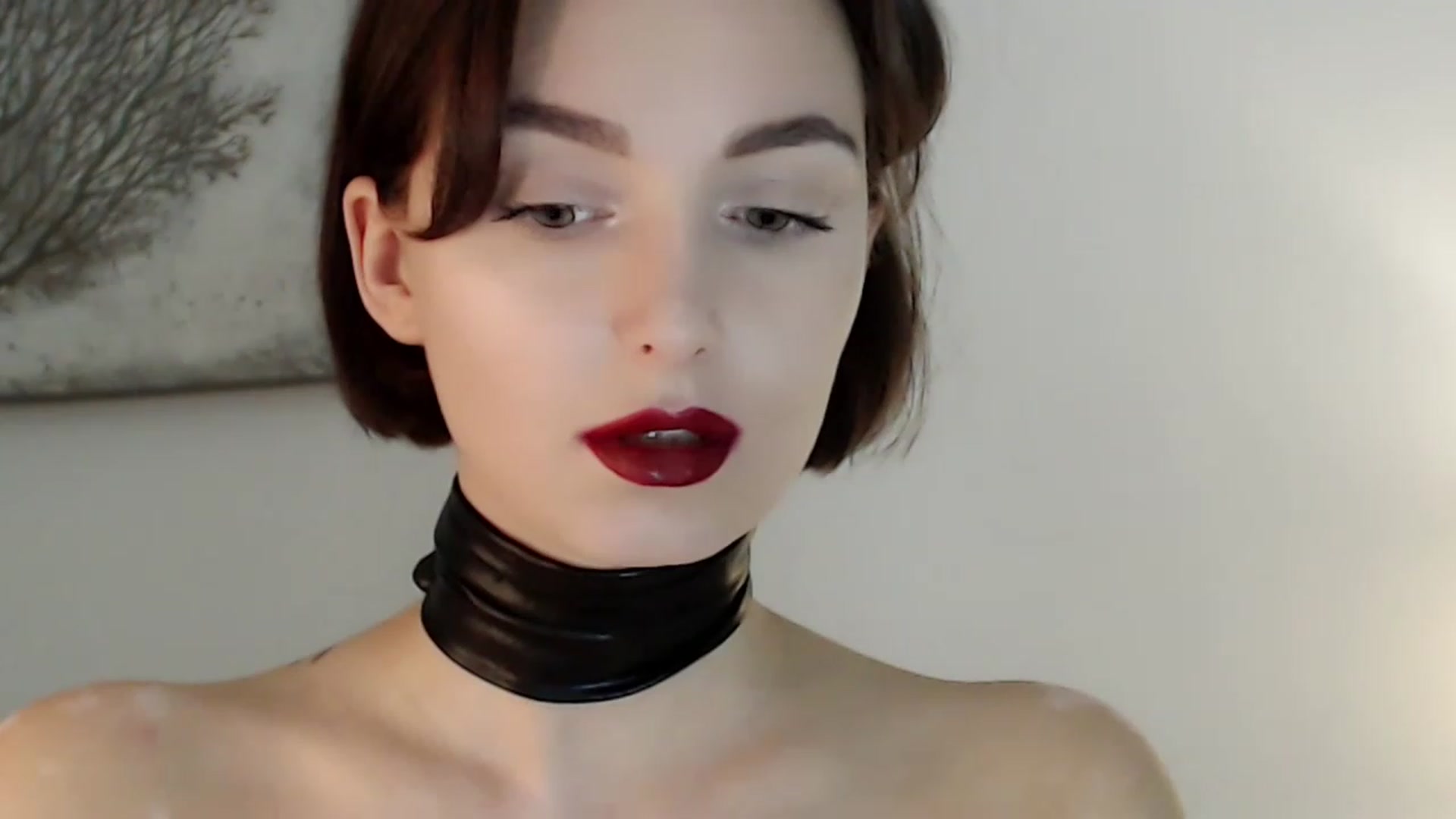 Gallery image thumbnail from Red_Lips_Girl's myfreecams stream on, 11/17/2022, 17:00 image 17 of 20