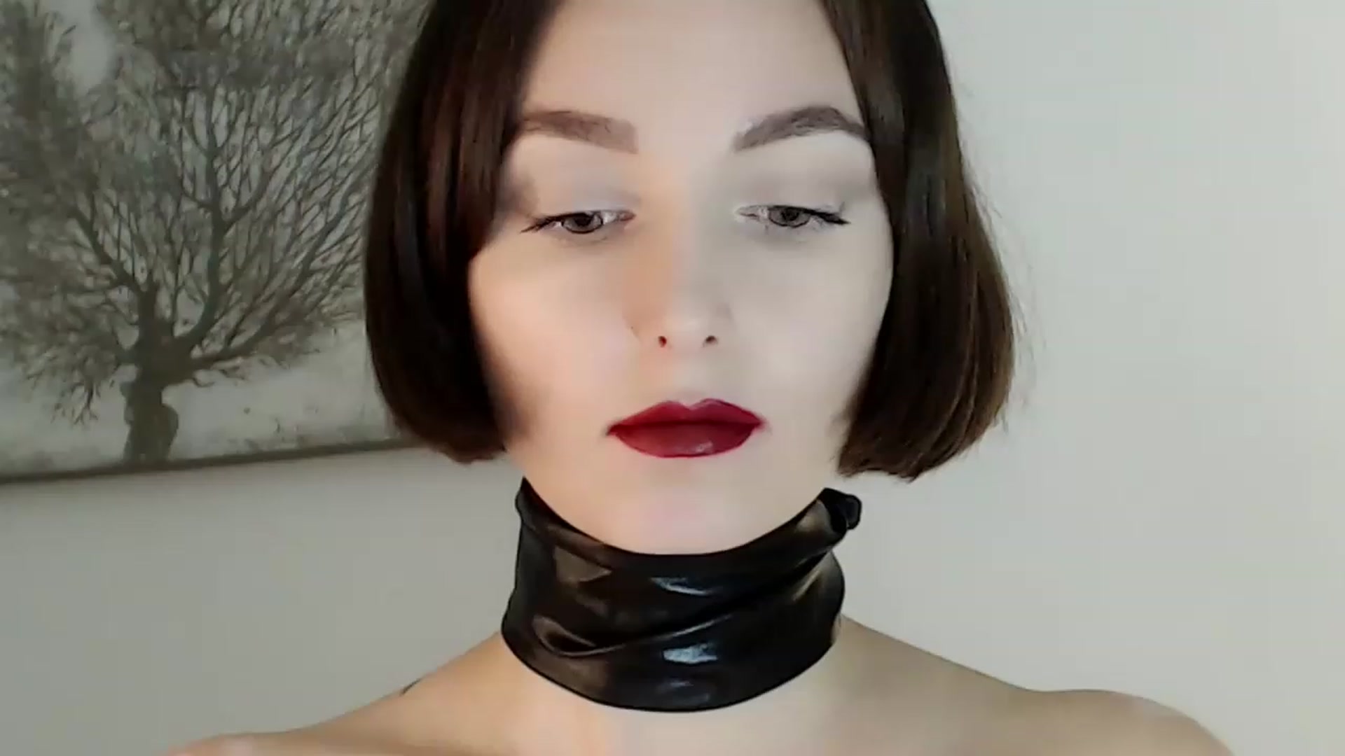 Gallery image thumbnail from Red_Lips_Girl's myfreecams stream on, 11/17/2022, 20:22 image 17 of 20