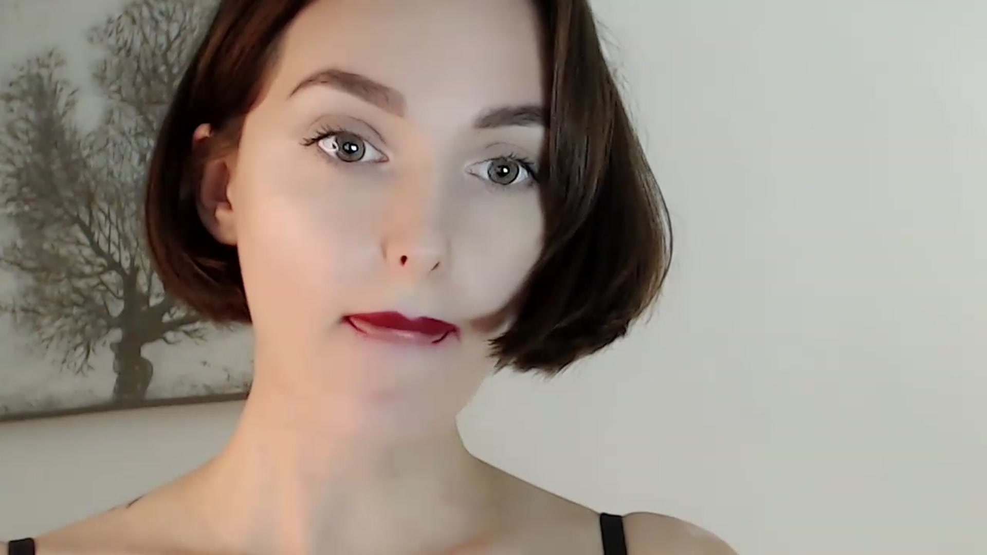 Gallery image thumbnail from Red_Lips_Girl's myfreecams stream on, 11/17/2022, 23:11 image 18 of 20