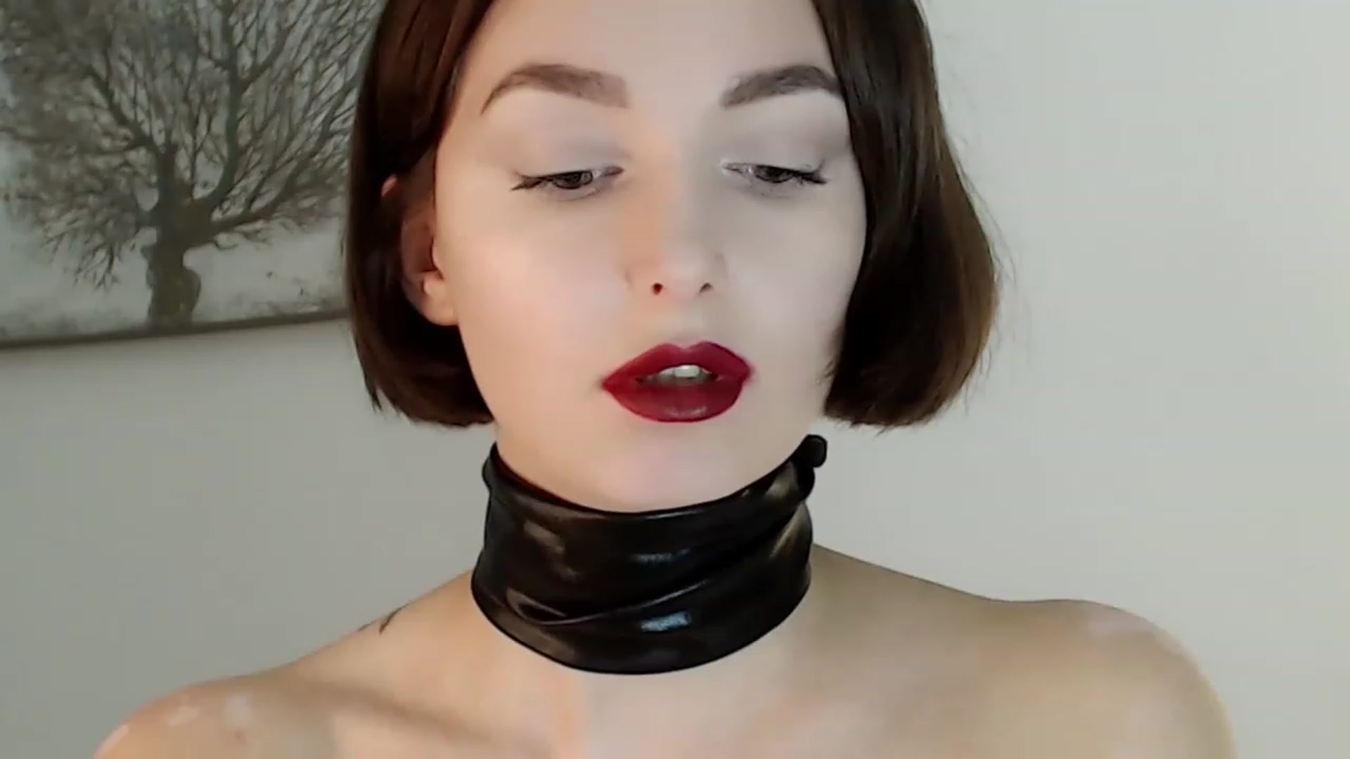 Gallery image thumbnail from Red_Lips_Girl's myfreecams stream on, 11/17/2022, 23:11 image 3 of 20