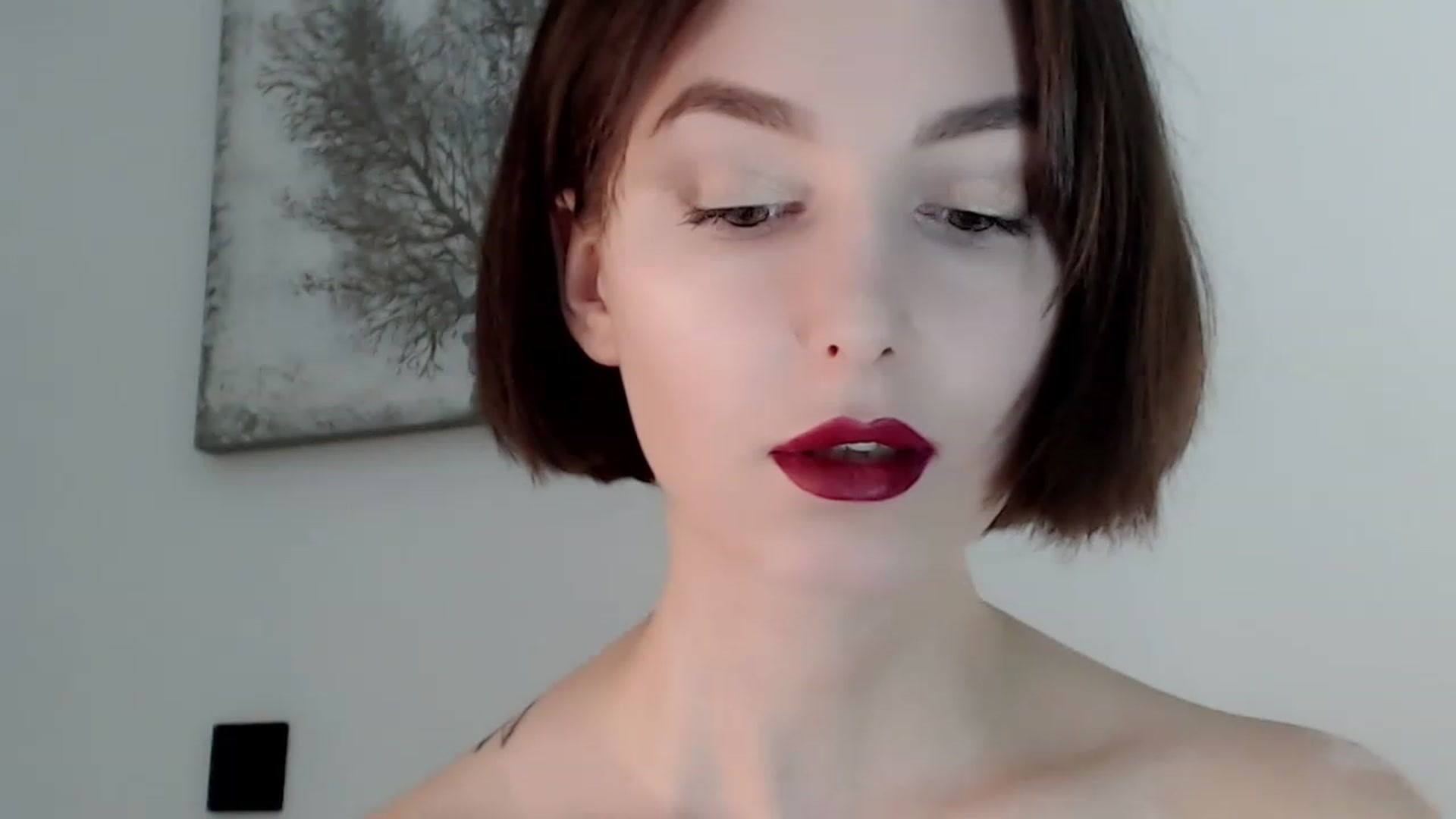 Gallery image thumbnail from Red_Lips_Girl's myfreecams stream on, 11/20/2022, 18:25 image 13 of 20