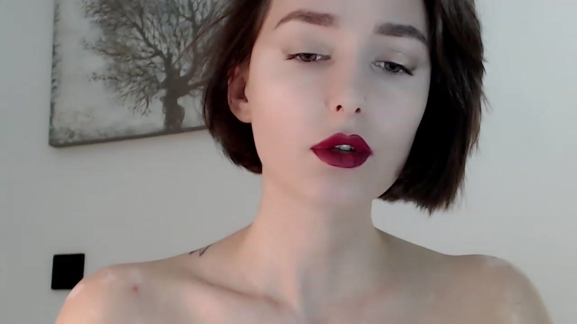 Gallery image thumbnail from Red_Lips_Girl's myfreecams stream on, 11/20/2022, 19:34 image 17 of 20