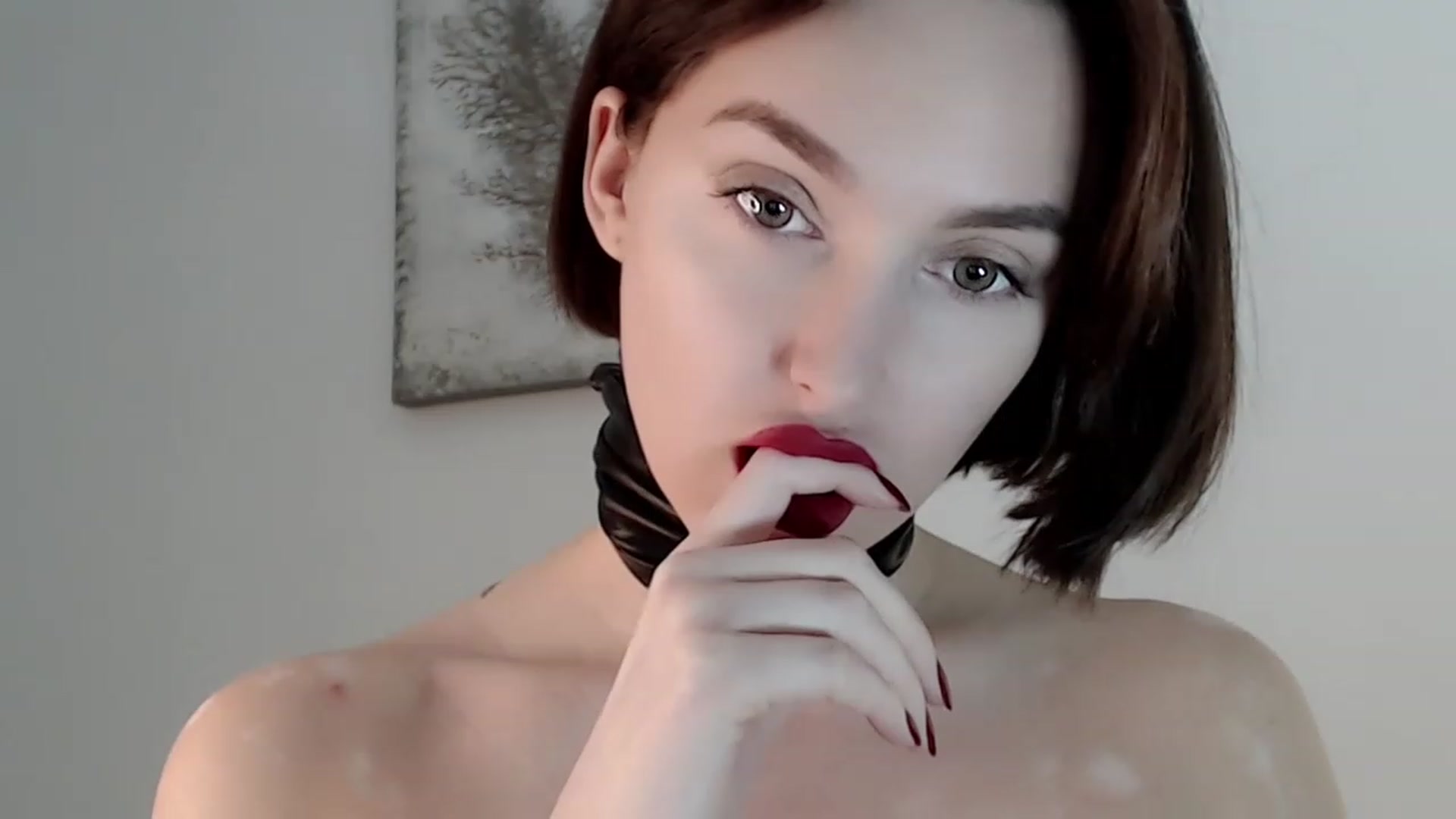 Gallery image thumbnail from Red_Lips_Girl's myfreecams stream on, 11/20/2022, 22:40 image 2 of 20