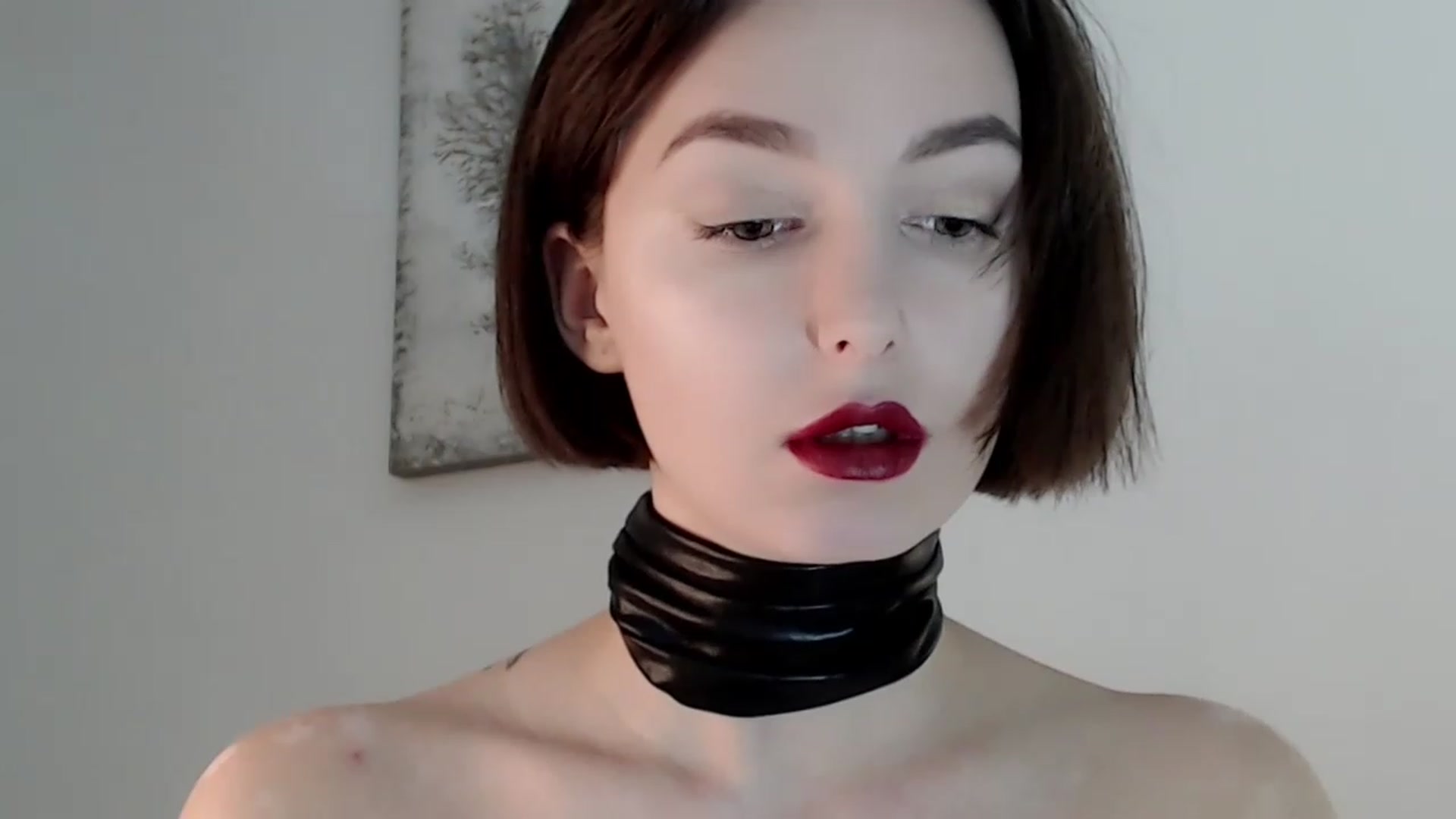 Gallery image thumbnail from Red_Lips_Girl's myfreecams stream on, 11/20/2022, 22:40 image 4 of 20
