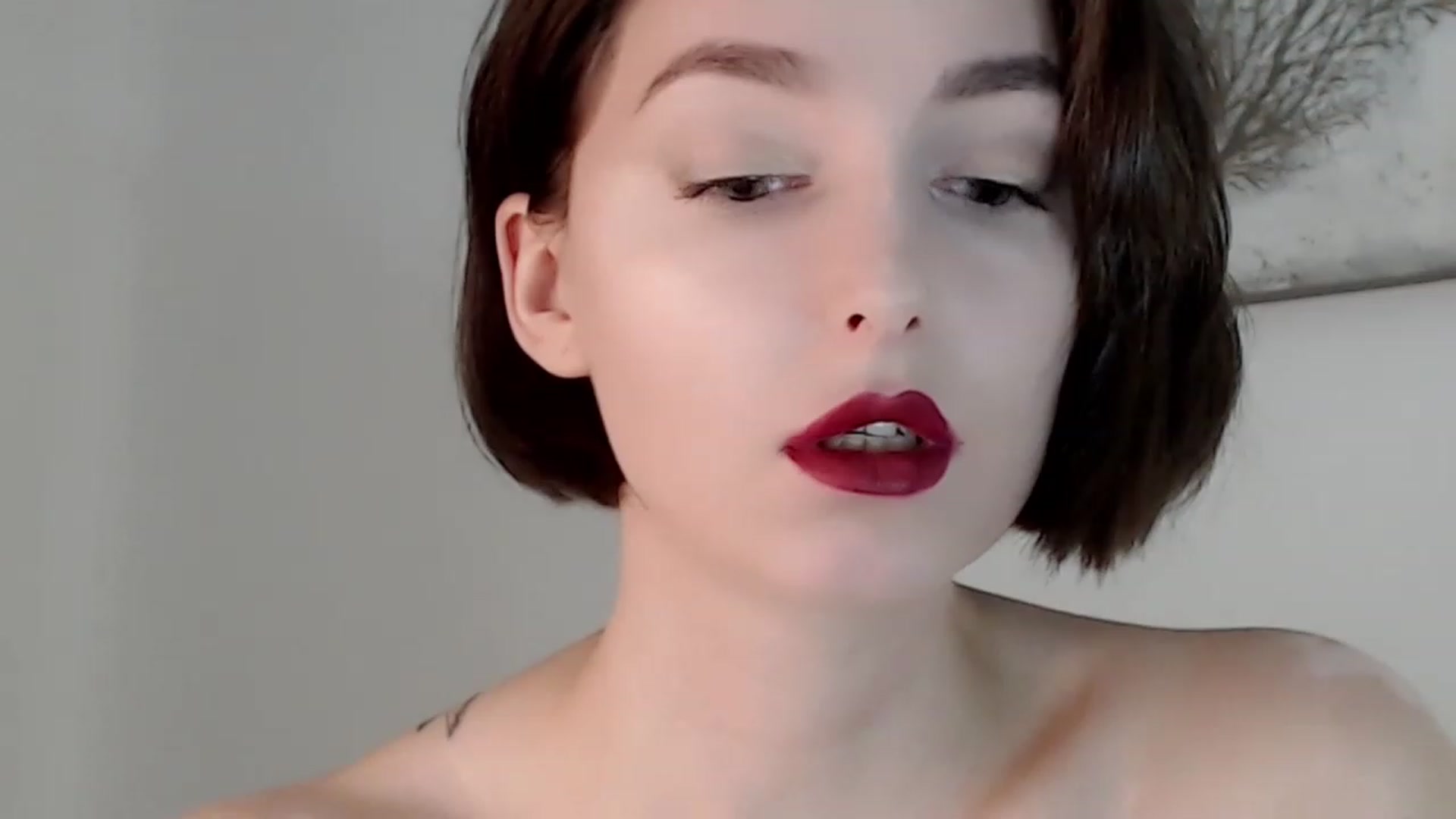 Gallery image thumbnail from Red_Lips_Girl's myfreecams stream on, 11/20/2022, 23:43 image 16 of 20