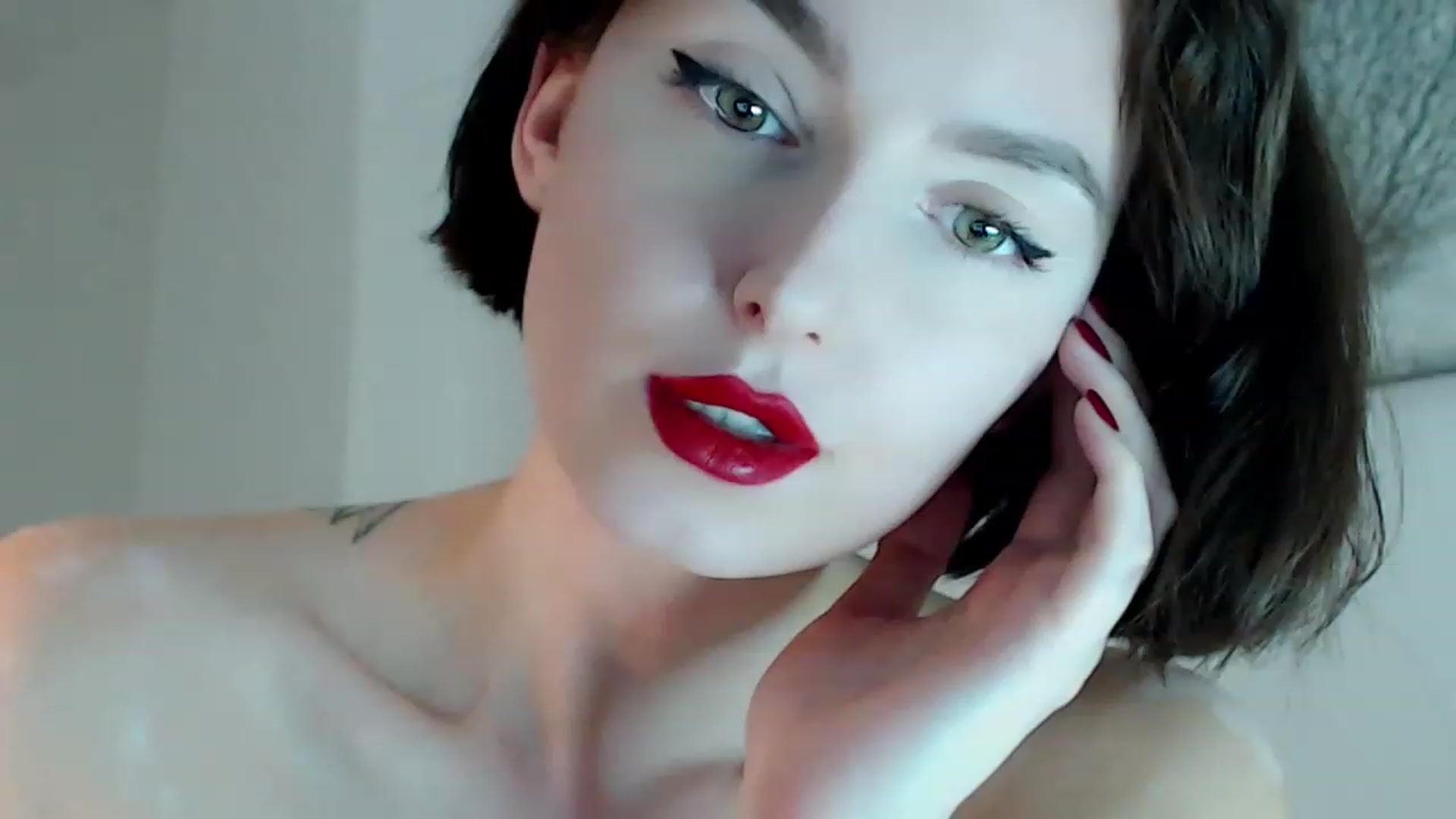 Gallery image thumbnail from Red_Lips_Girl's myfreecams stream on, 11/26/2022, 21:50 image 3 of 20