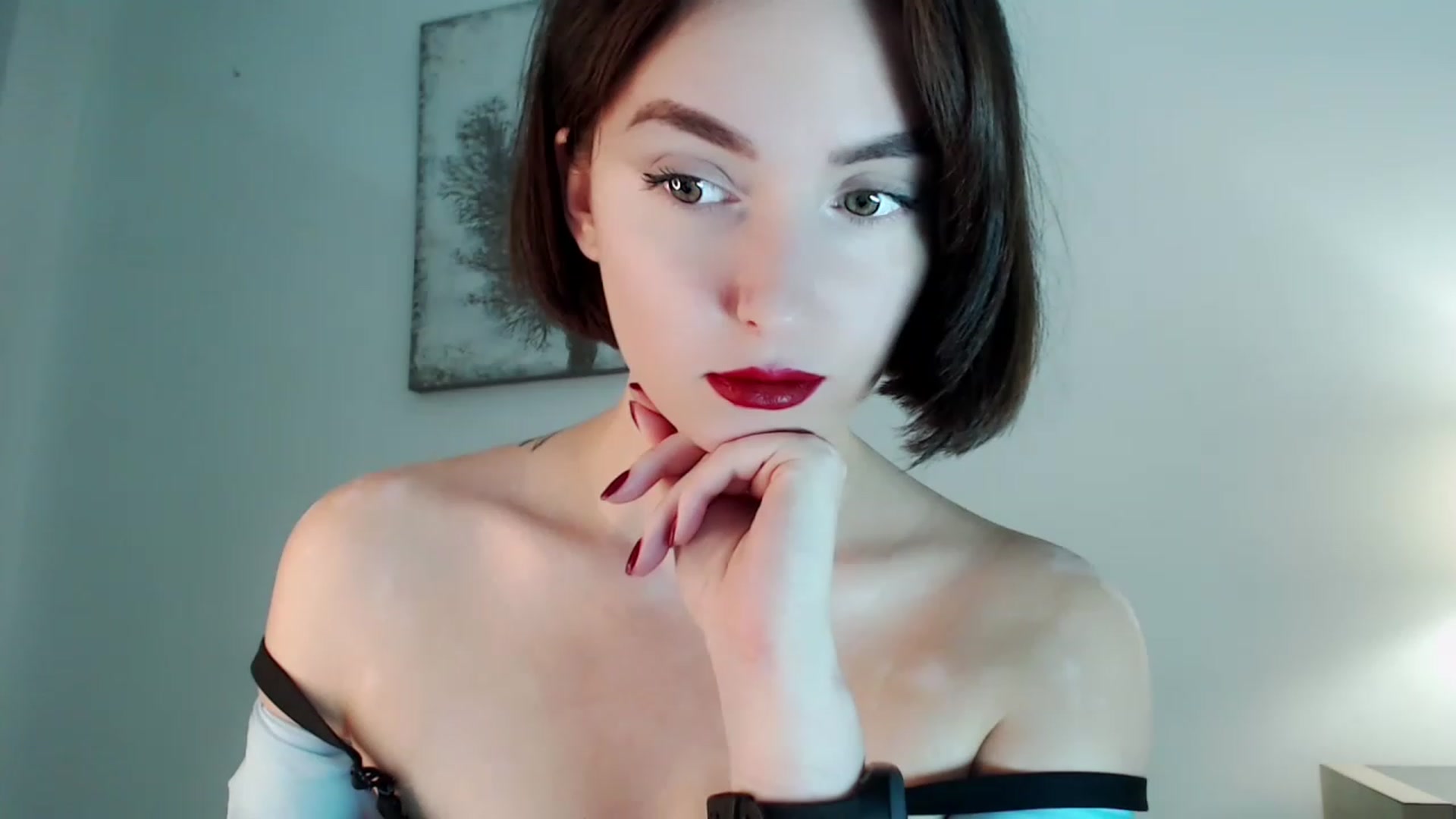 Gallery image thumbnail from Red_Lips_Girl's myfreecams stream on, 12/04/2022, 24:02 image 4 of 20