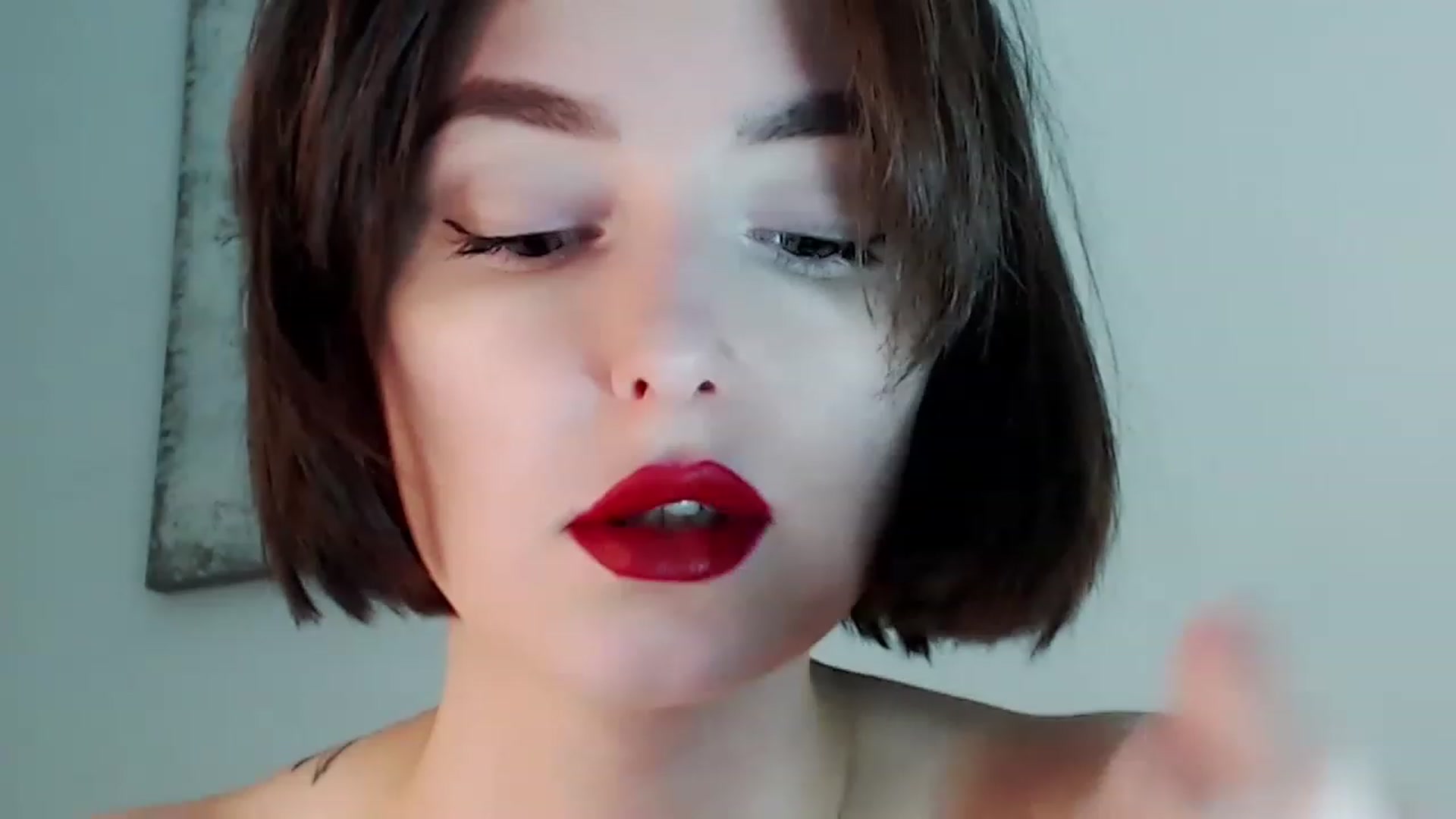 Gallery image thumbnail from Red_Lips_Girl's myfreecams stream on, 12/04/2022, 24:02 image 12 of 20