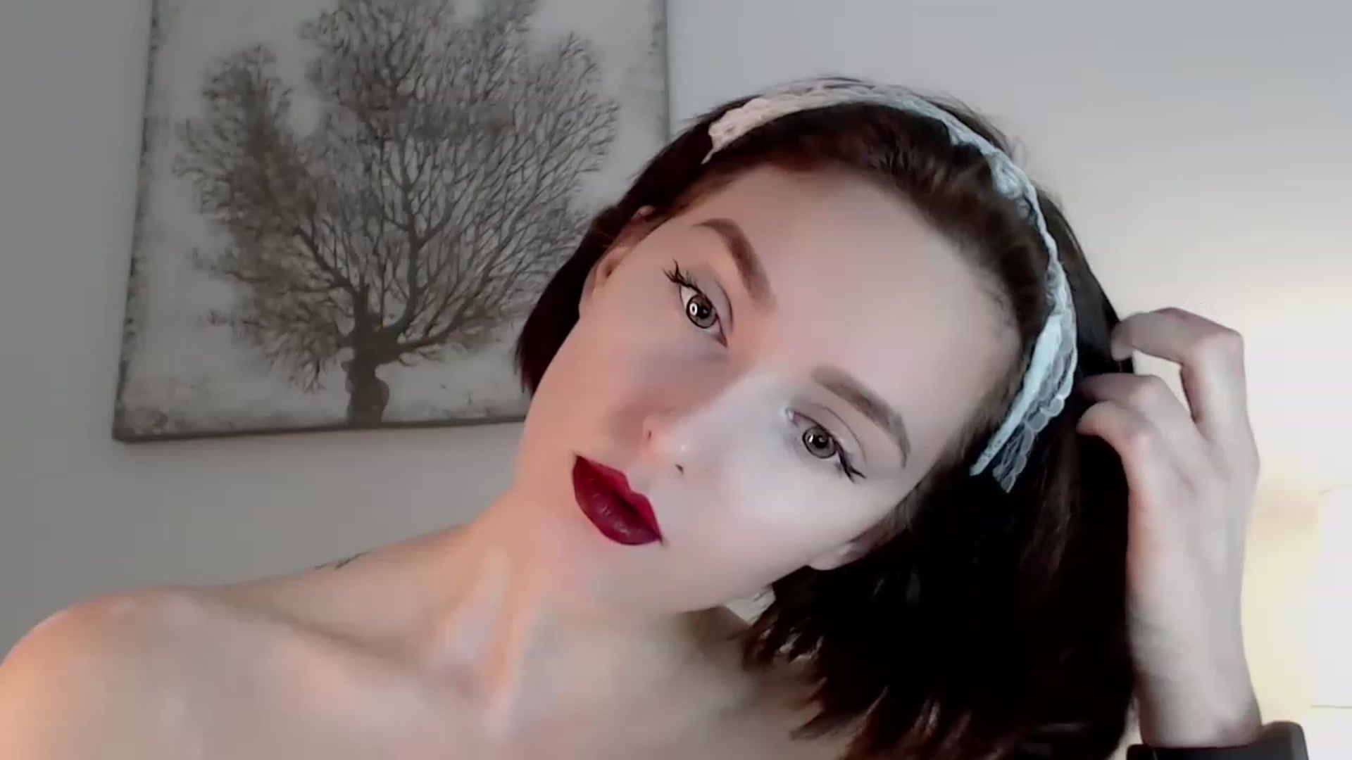 Gallery image thumbnail from Red_Lips_Girl's myfreecams stream on, 12/08/2022, 15:34 image 15 of 20
