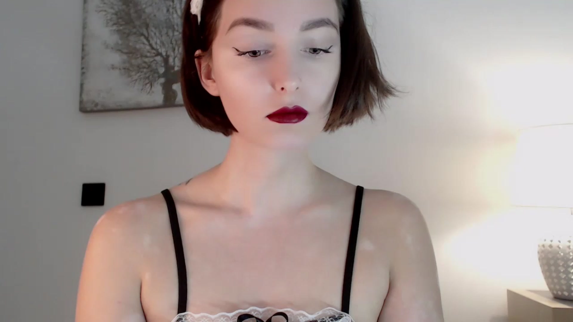 Gallery image thumbnail from Red_Lips_Girl's myfreecams stream on, 12/08/2022, 15:34 image 9 of 20