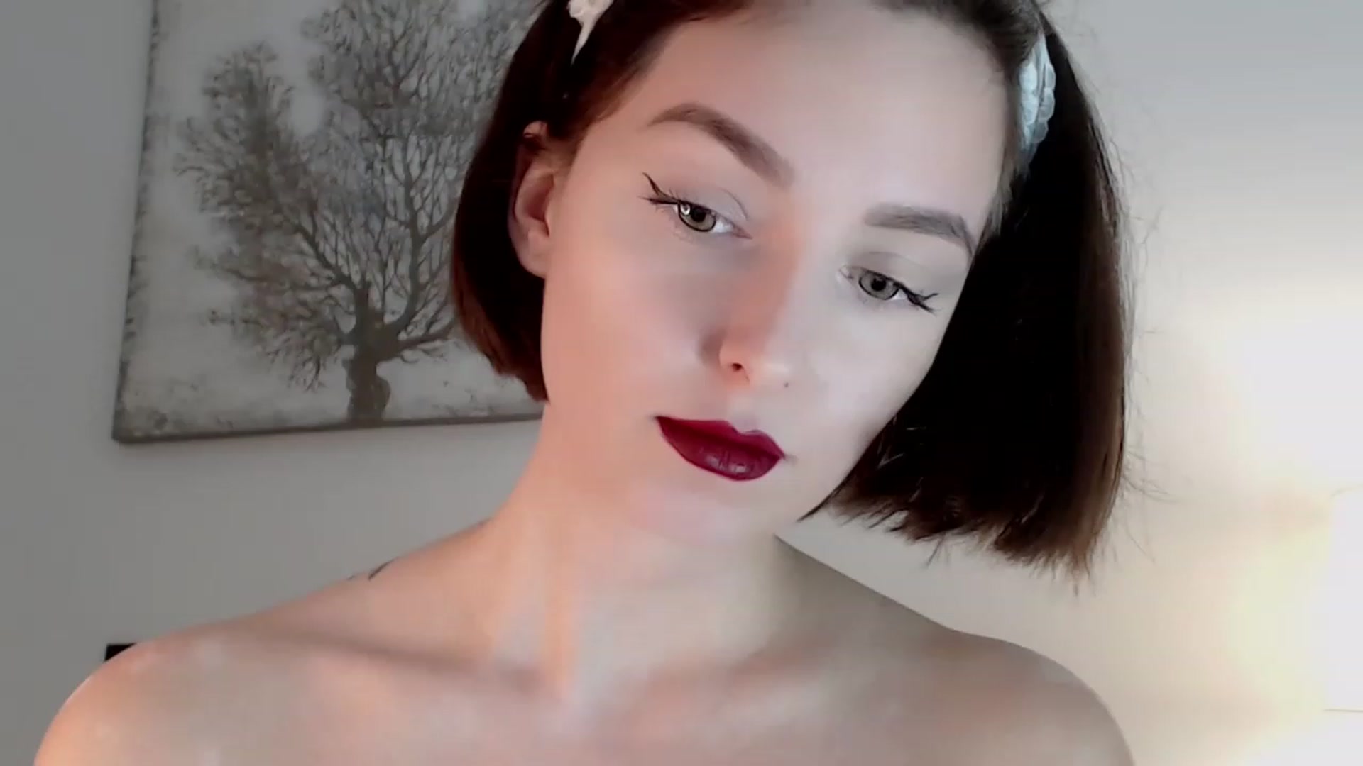 Gallery image thumbnail from Red_Lips_Girl's myfreecams stream on, 12/08/2022, 15:34 image 11 of 20