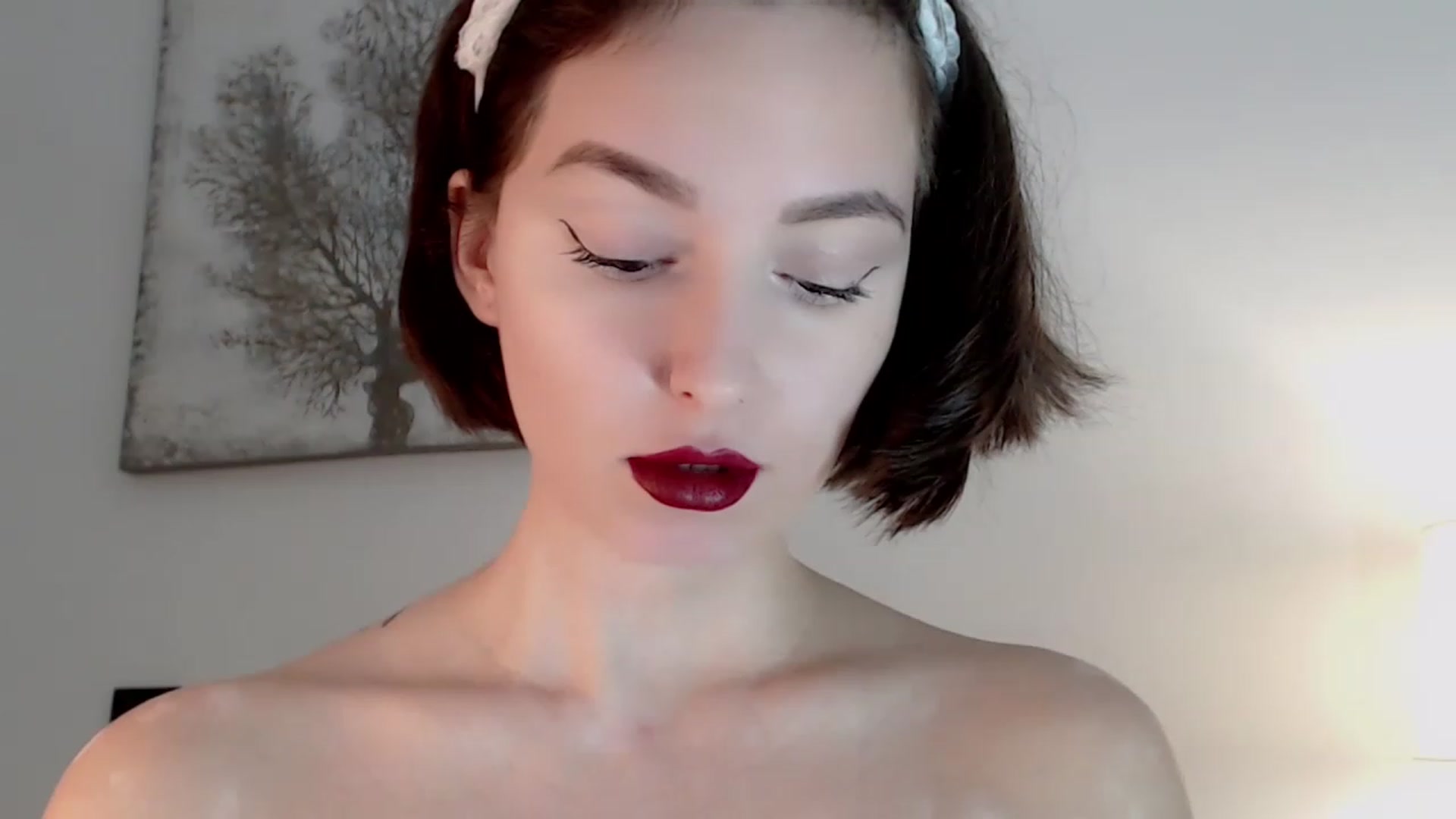 Gallery image thumbnail from Red_Lips_Girl's myfreecams stream on, 12/08/2022, 15:34 image 14 of 20