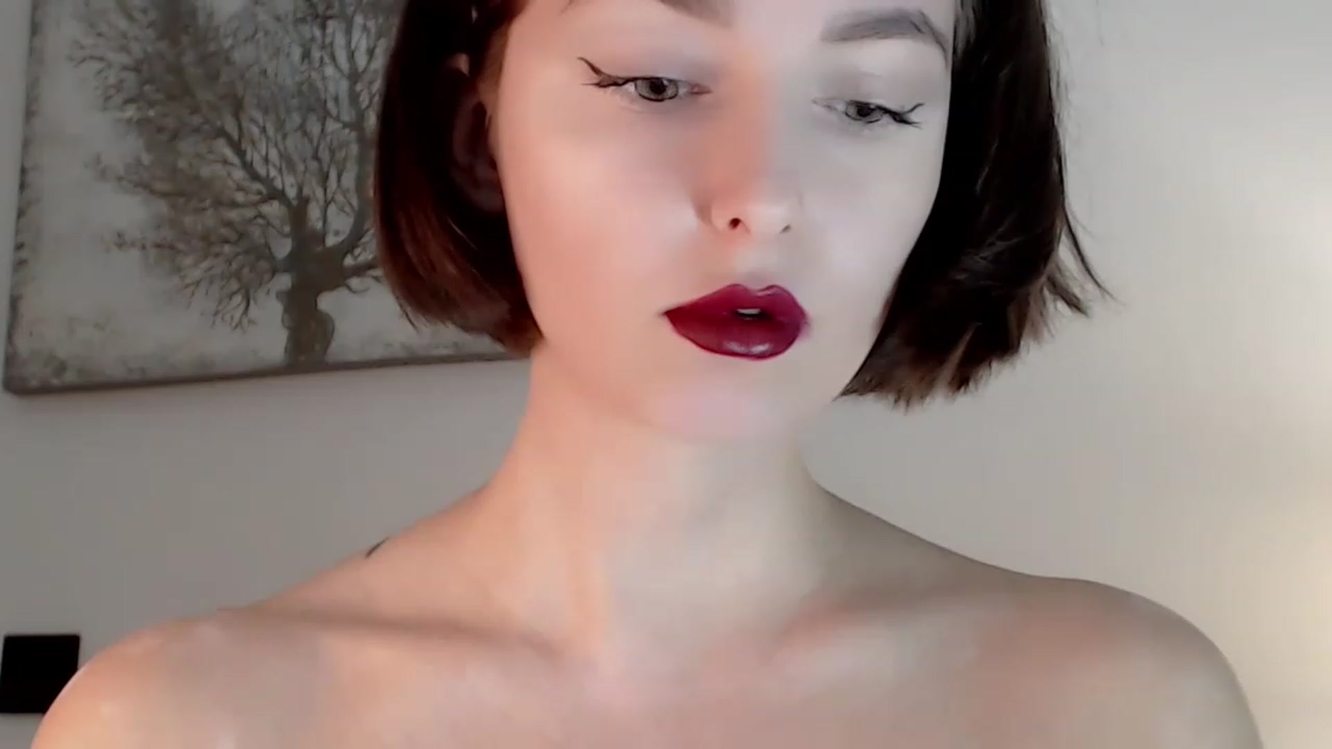 Gallery image thumbnail from Red_Lips_Girl's myfreecams stream on, 12/08/2022, 16:34 image 10 of 20