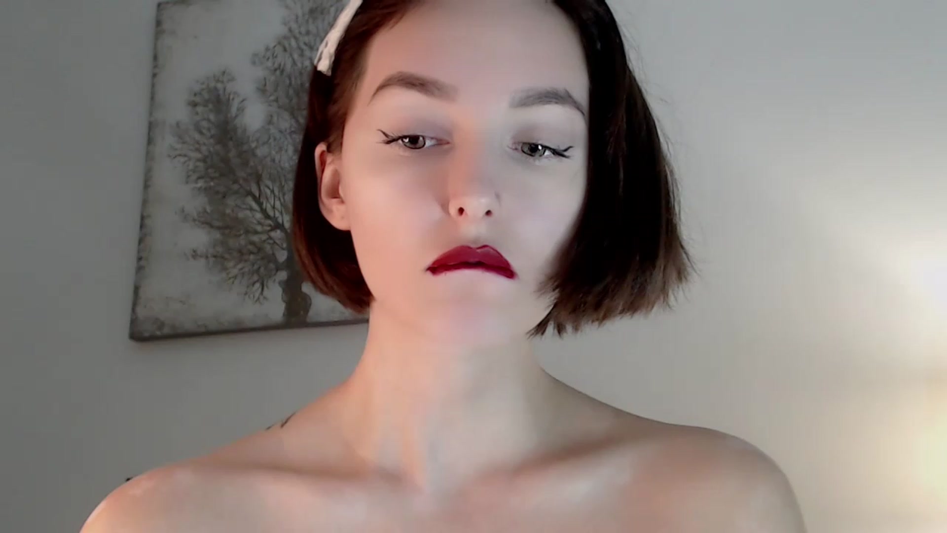 Gallery image thumbnail from Red_Lips_Girl's myfreecams stream on, 12/08/2022, 19:40 image 10 of 20