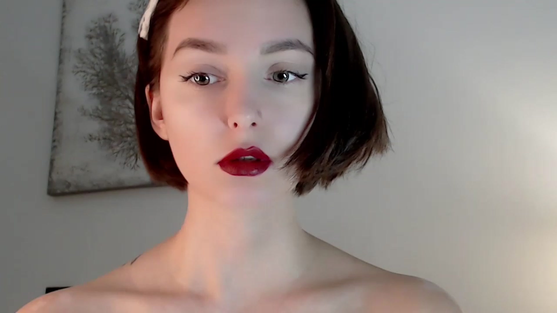 Gallery image thumbnail from Red_Lips_Girl's myfreecams stream on, 12/08/2022, 19:40 image 12 of 20