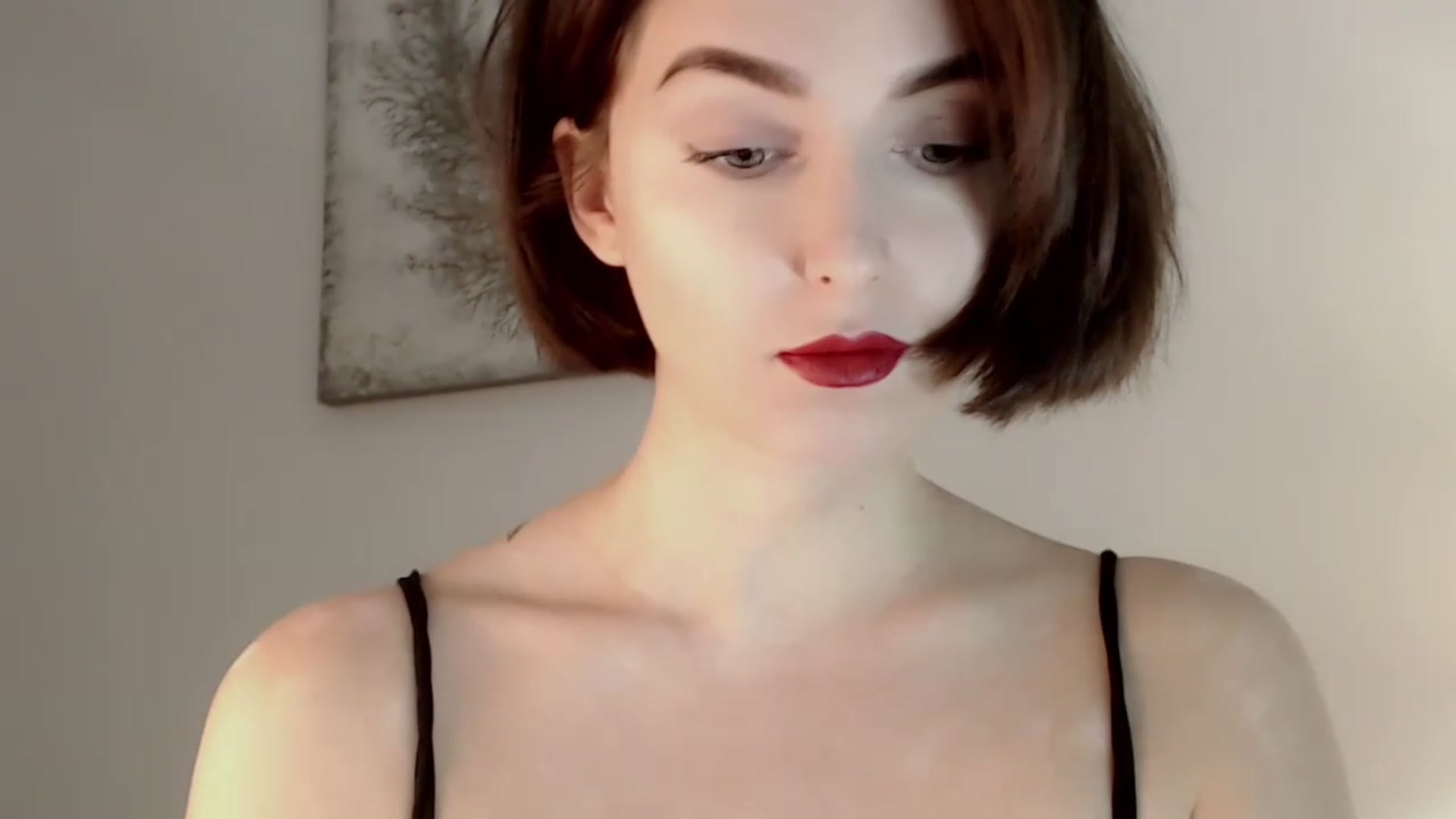 Gallery image thumbnail from Red_Lips_Girl's myfreecams stream on, 12/12/2022, 20:04 image 8 of 20