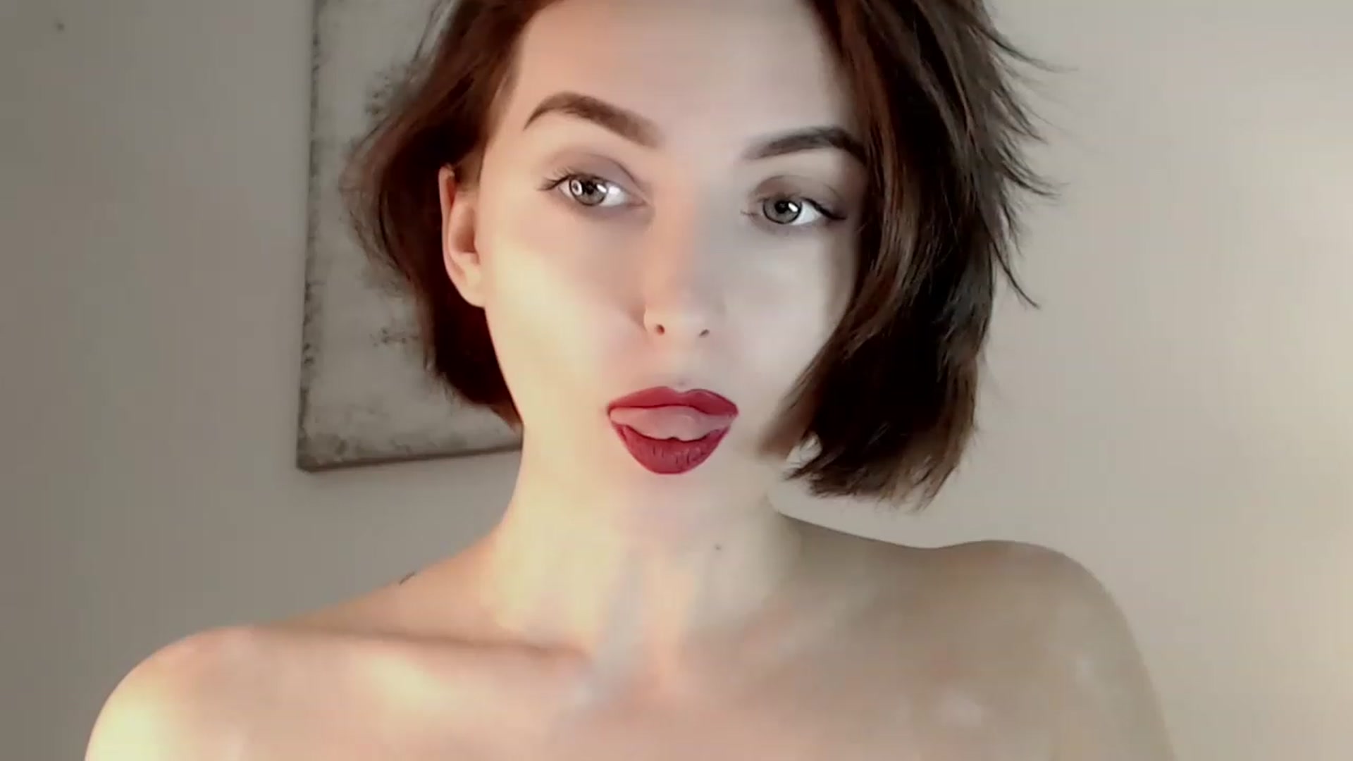 Gallery image thumbnail from Red_Lips_Girl's myfreecams stream on, 12/12/2022, 20:04 image 10 of 20