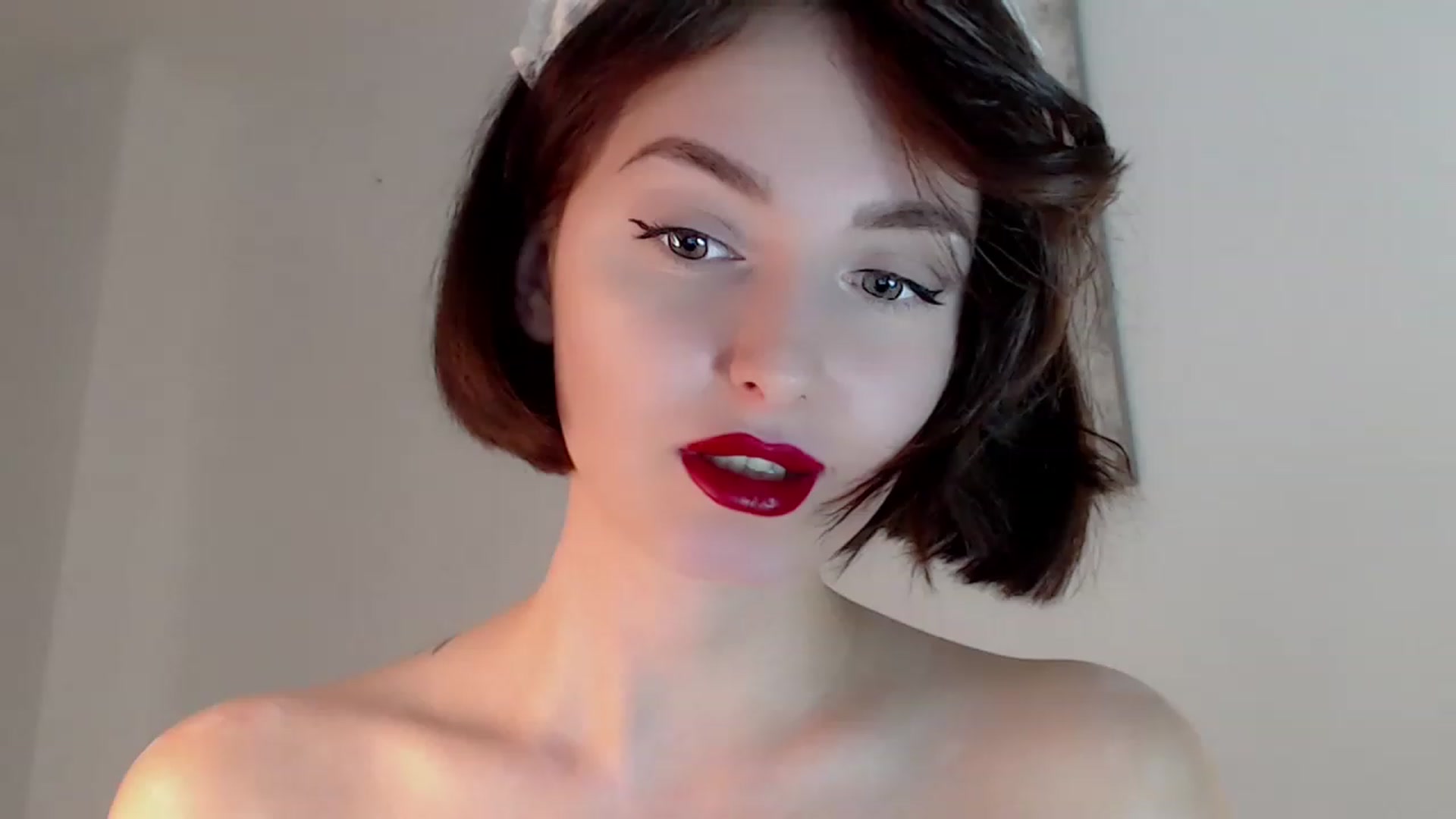 Gallery image thumbnail from Red_Lips_Girl's myfreecams stream on, 12/19/2022, 18:03 image 5 of 20