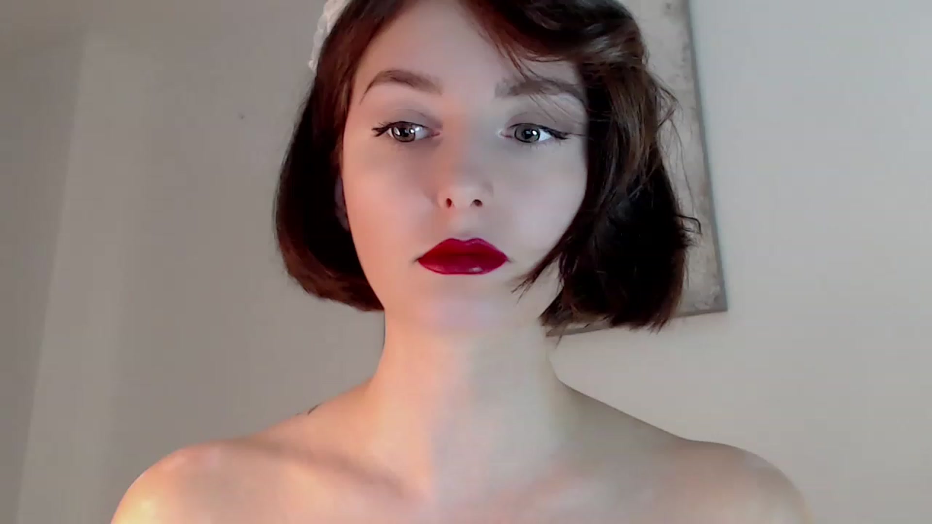 Gallery image thumbnail from Red_Lips_Girl's myfreecams stream on, 12/19/2022, 18:03 image 2 of 20