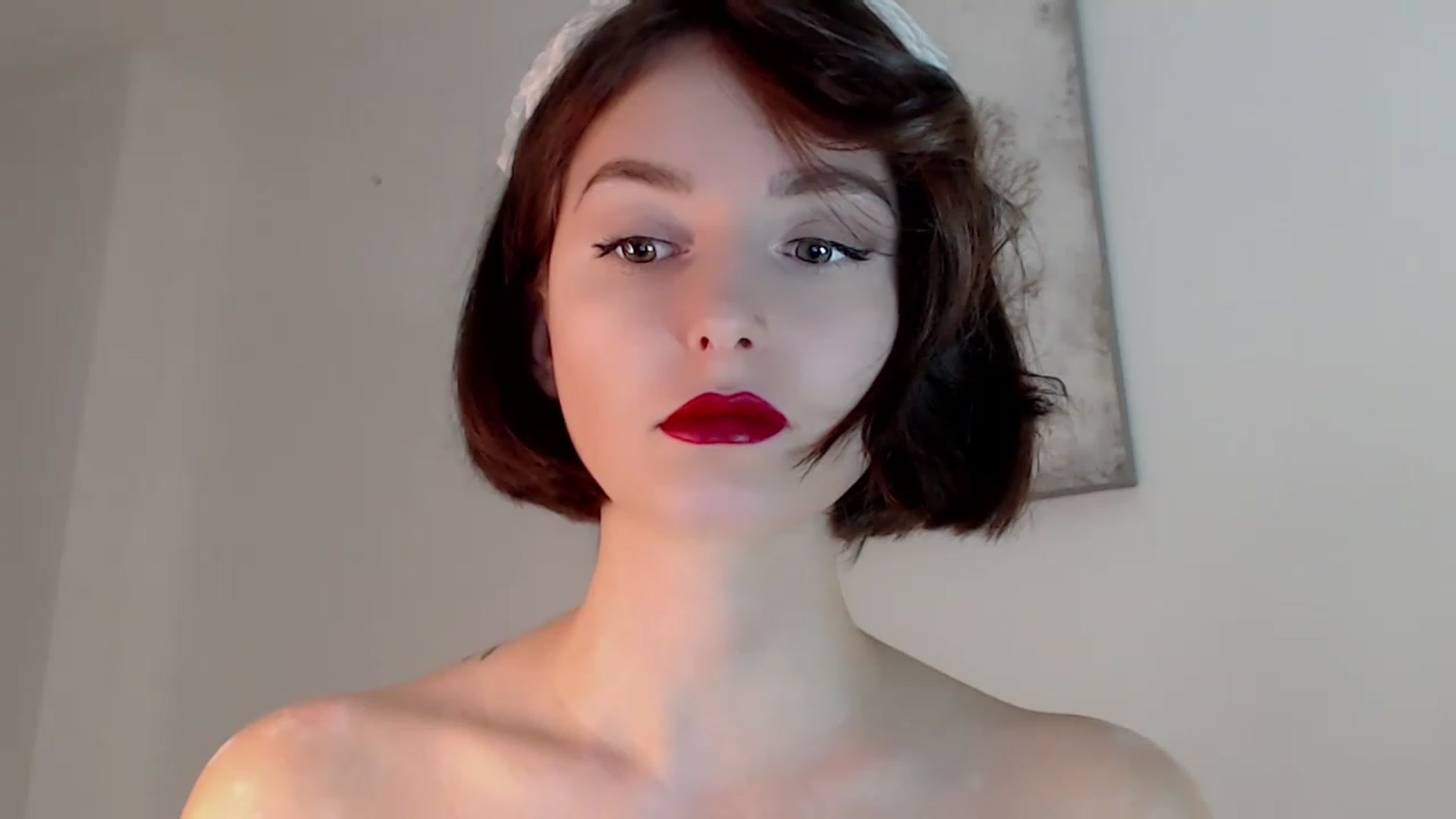 Gallery image thumbnail from Red_Lips_Girl's myfreecams stream on, 12/19/2022, 18:03 image 3 of 20