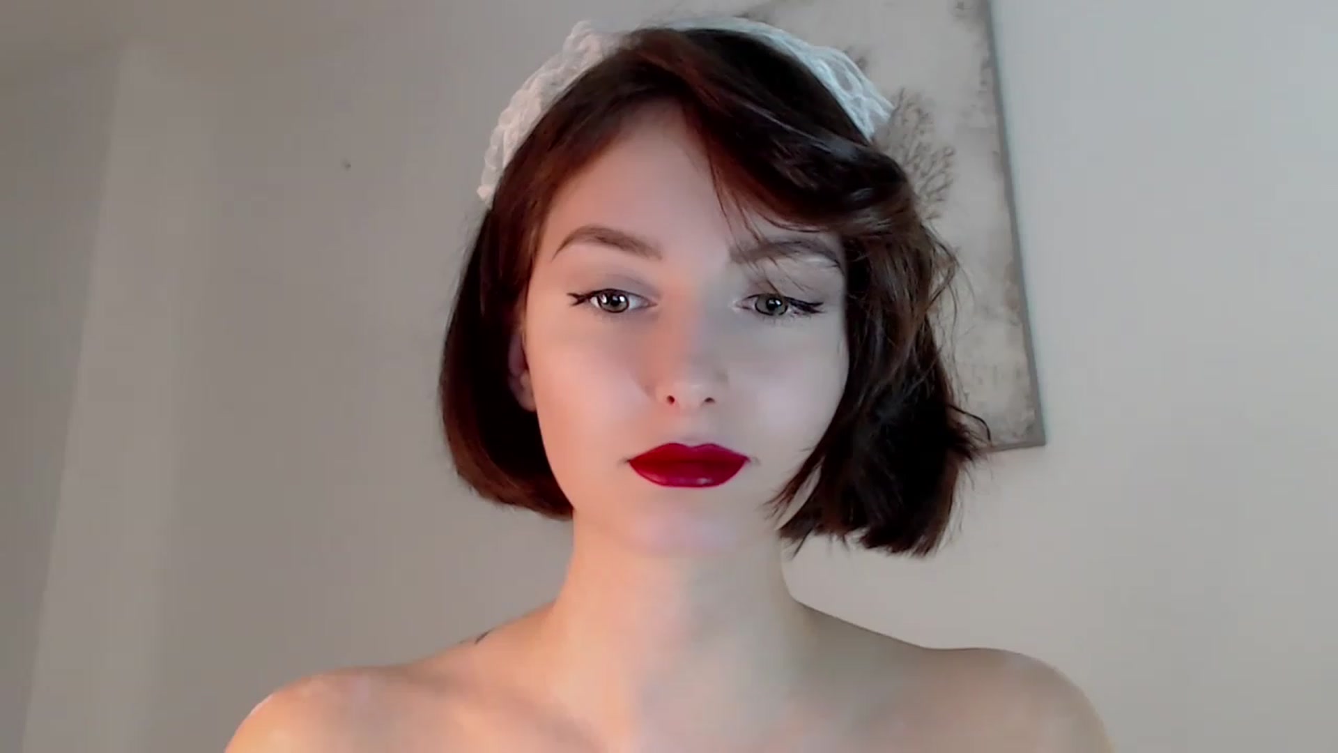 Gallery image thumbnail from Red_Lips_Girl's myfreecams stream on, 12/19/2022, 18:03 image 9 of 20