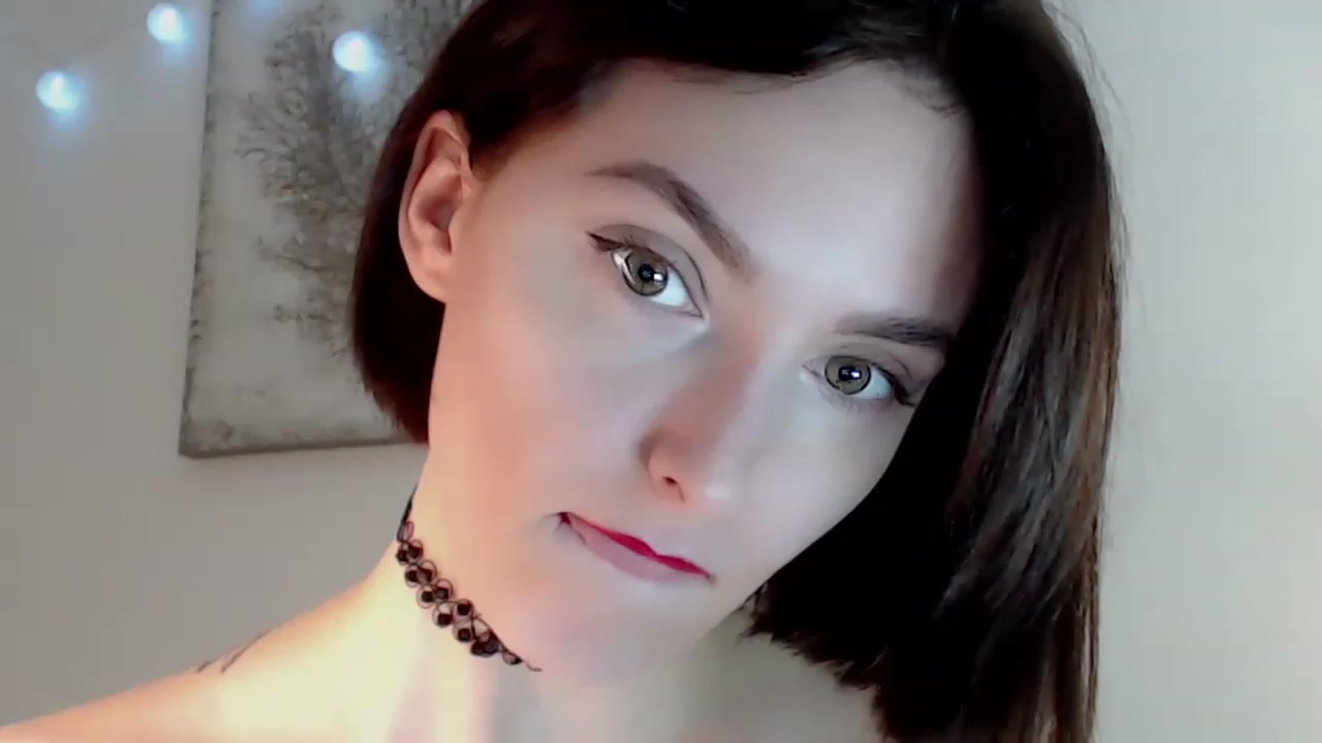 Gallery image thumbnail from Red_Lips_Girl's myfreecams stream on, 12/24/2022, 23:33 image 14 of 20