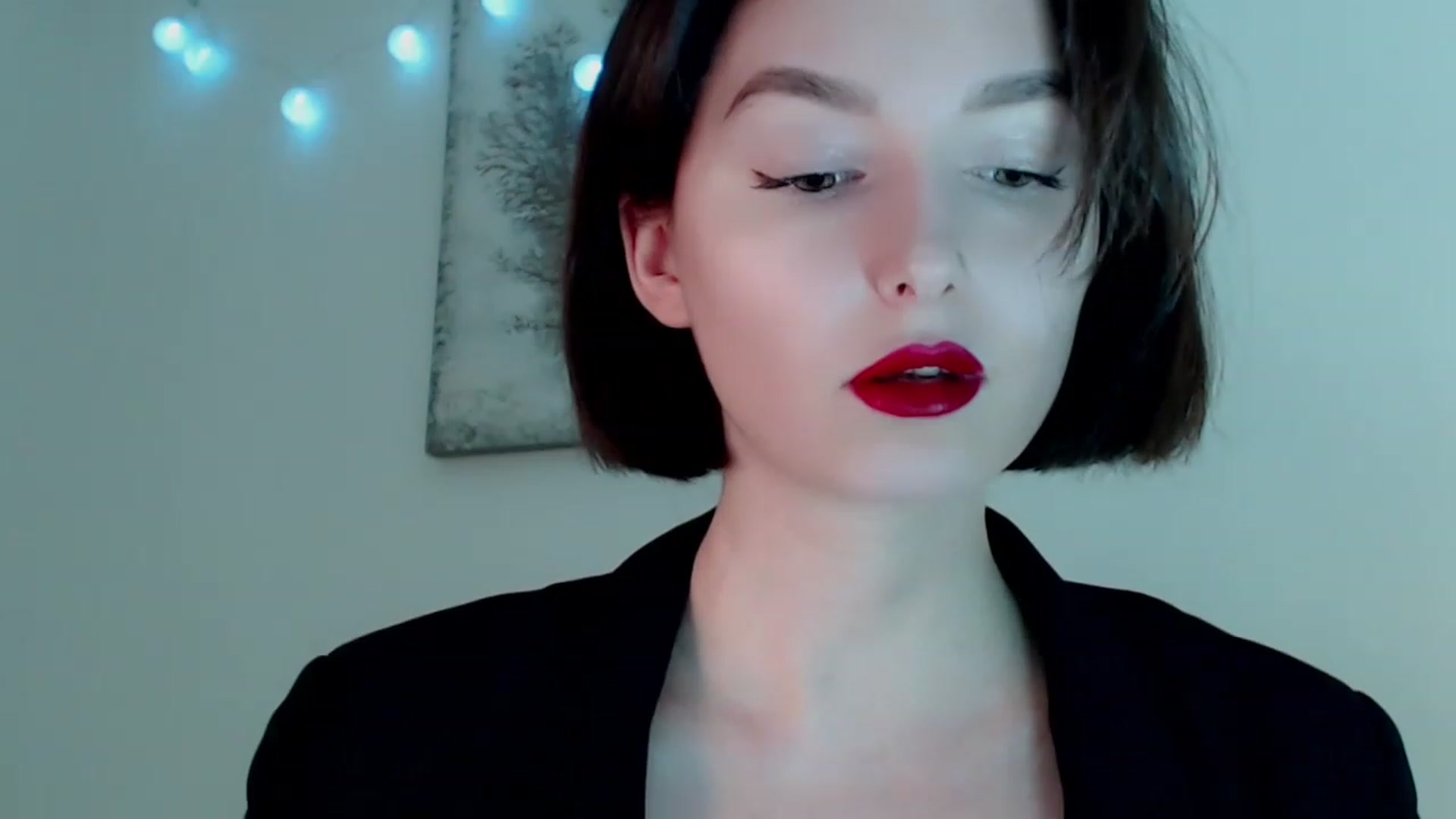 Gallery image thumbnail from Red_Lips_Girl's myfreecams stream on, 12/29/2022, 24:11 image 4 of 20