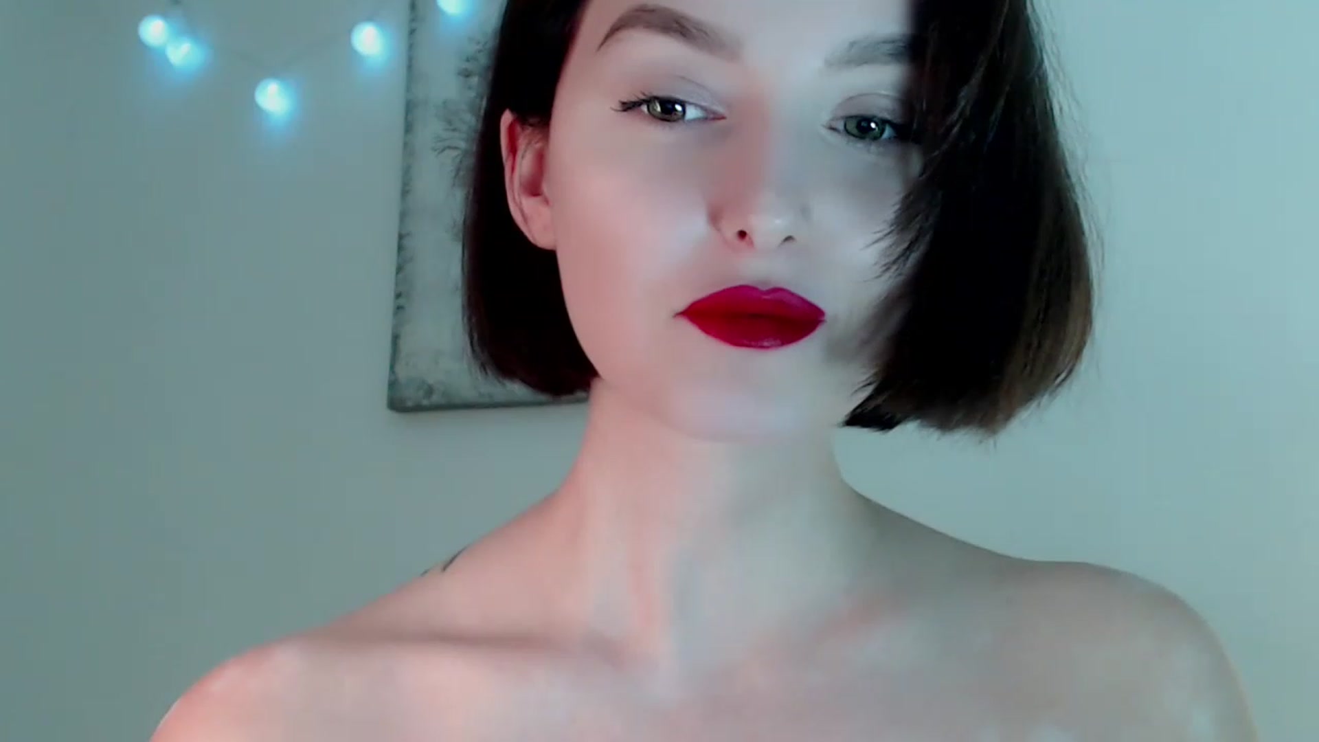 Gallery image thumbnail from Red_Lips_Girl's myfreecams stream on, 12/29/2022, 24:11 image 5 of 20