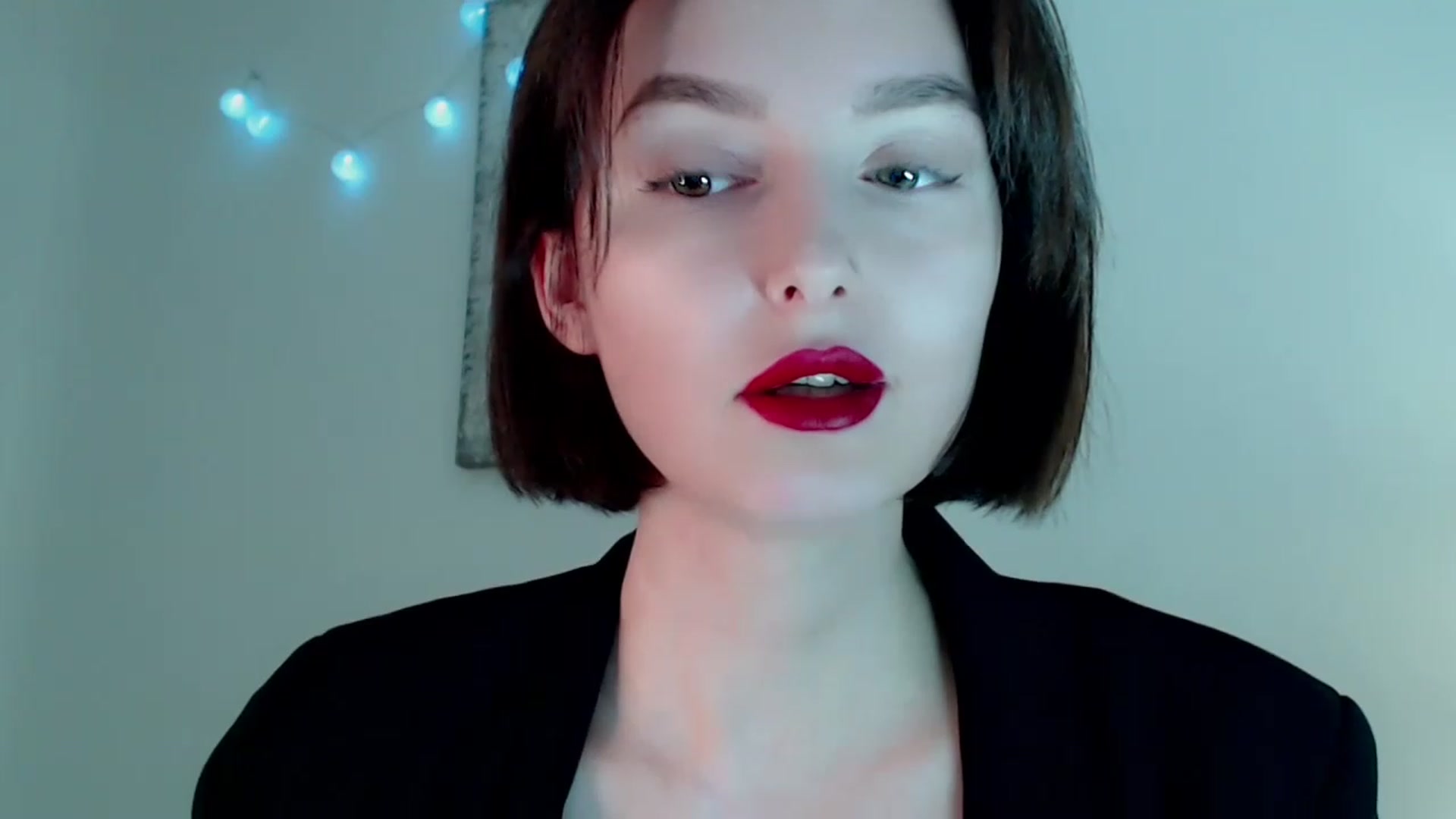 Gallery image thumbnail from Red_Lips_Girl's myfreecams stream on, 12/29/2022, 24:11 image 17 of 20