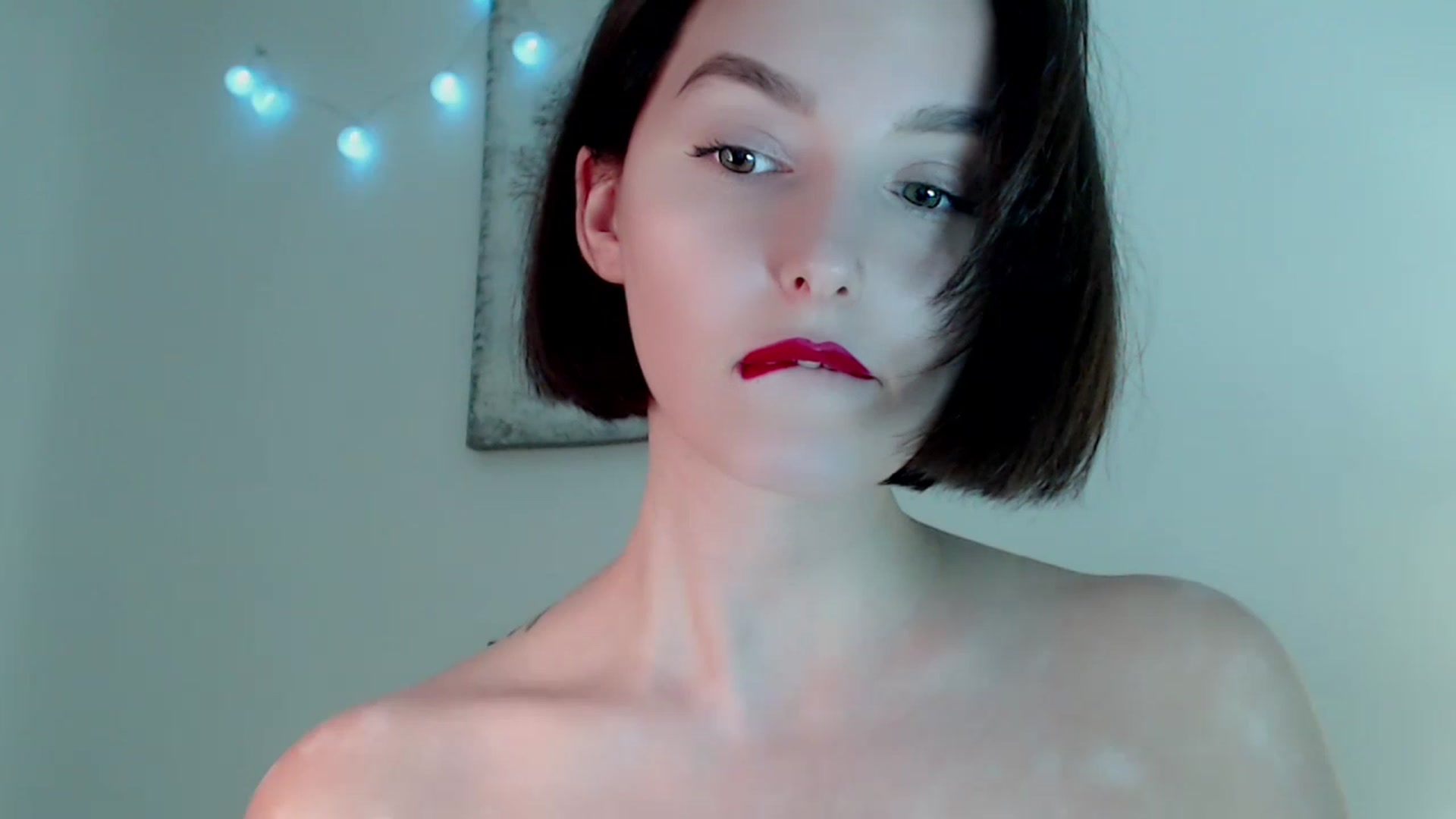 Gallery image thumbnail from Red_Lips_Girl's myfreecams stream on, 12/29/2022, 24:11 image 7 of 20