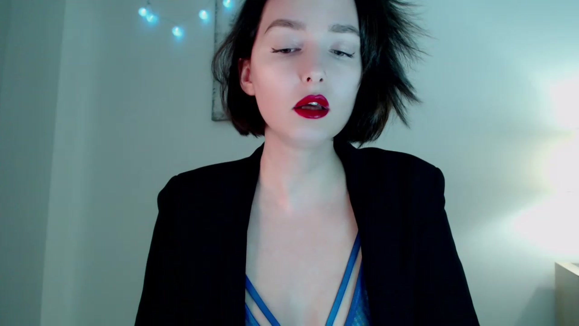 Gallery image thumbnail from Red_Lips_Girl's myfreecams stream on, 12/29/2022, 24:11 image 15 of 20