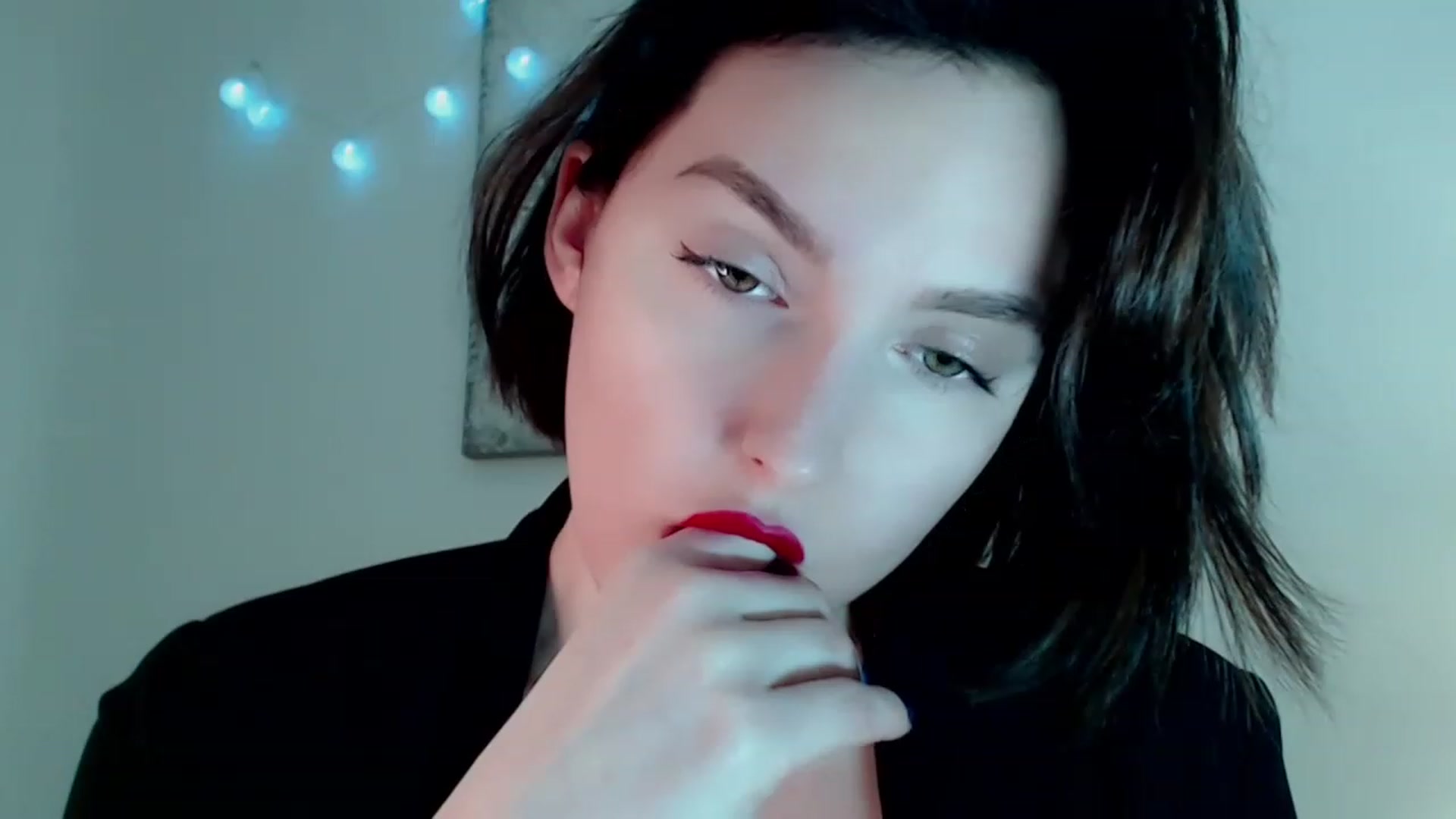 Gallery image thumbnail from Red_Lips_Girl's myfreecams stream on, 12/29/2022, 24:11 image 19 of 20