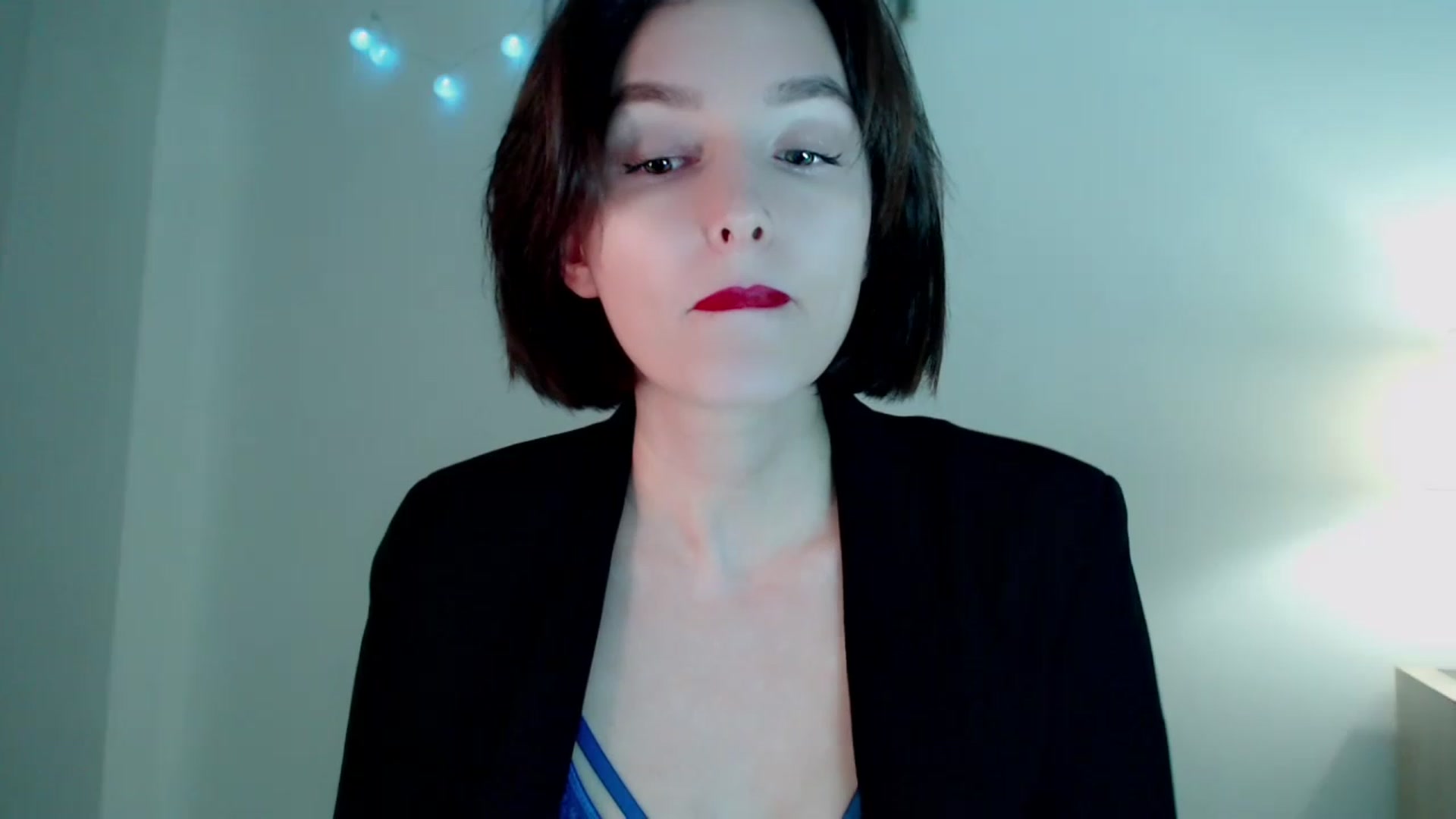 Gallery image thumbnail from Red_Lips_Girl's myfreecams stream on, 12/29/2022, 24:11 image 16 of 20