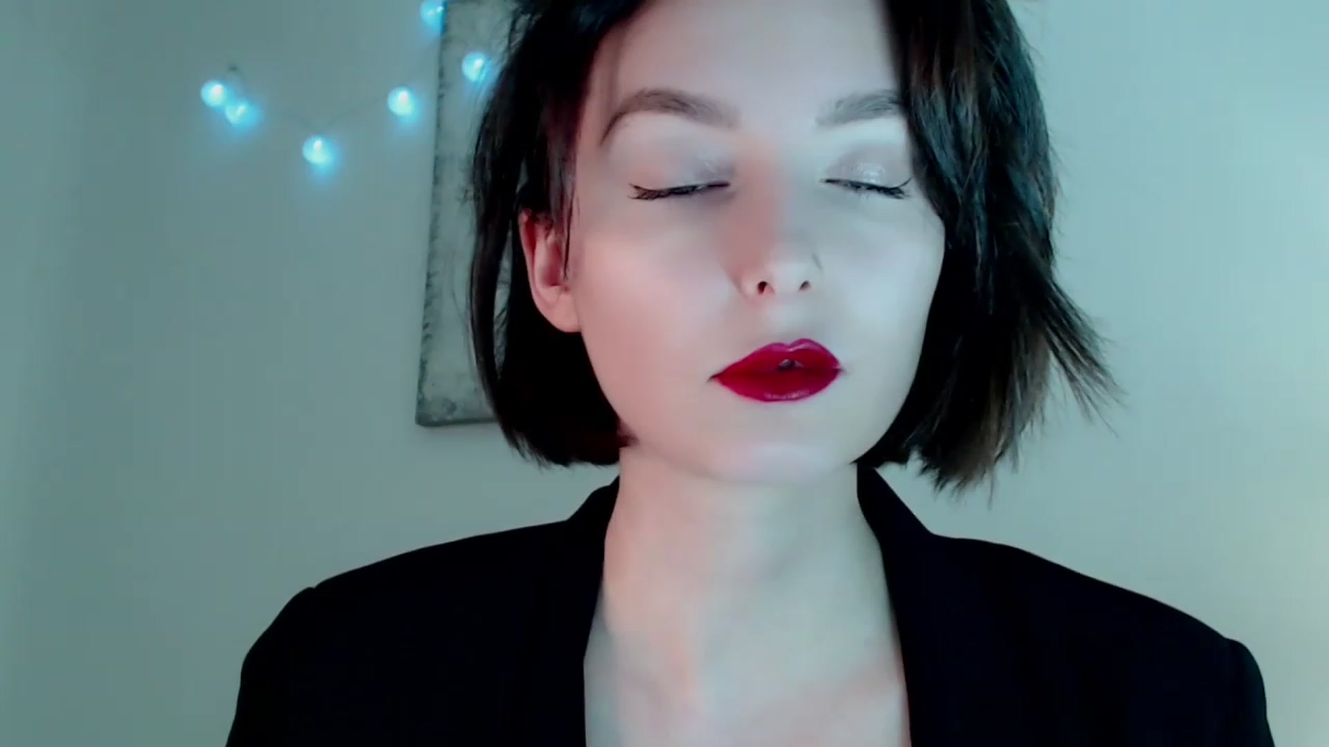 Gallery image thumbnail from Red_Lips_Girl's myfreecams stream on, 12/29/2022, 24:23 image 3 of 20