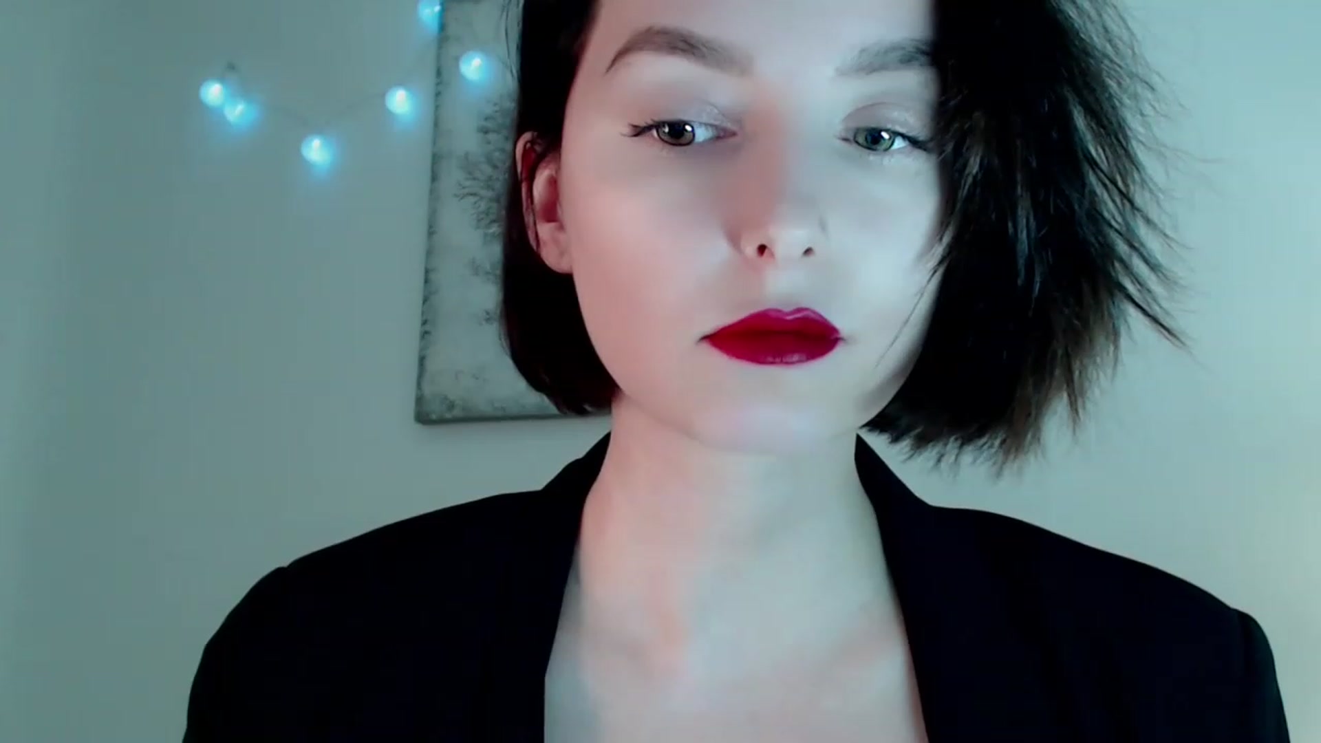 Gallery image thumbnail from Red_Lips_Girl's myfreecams stream on, 12/29/2022, 24:23 image 15 of 20