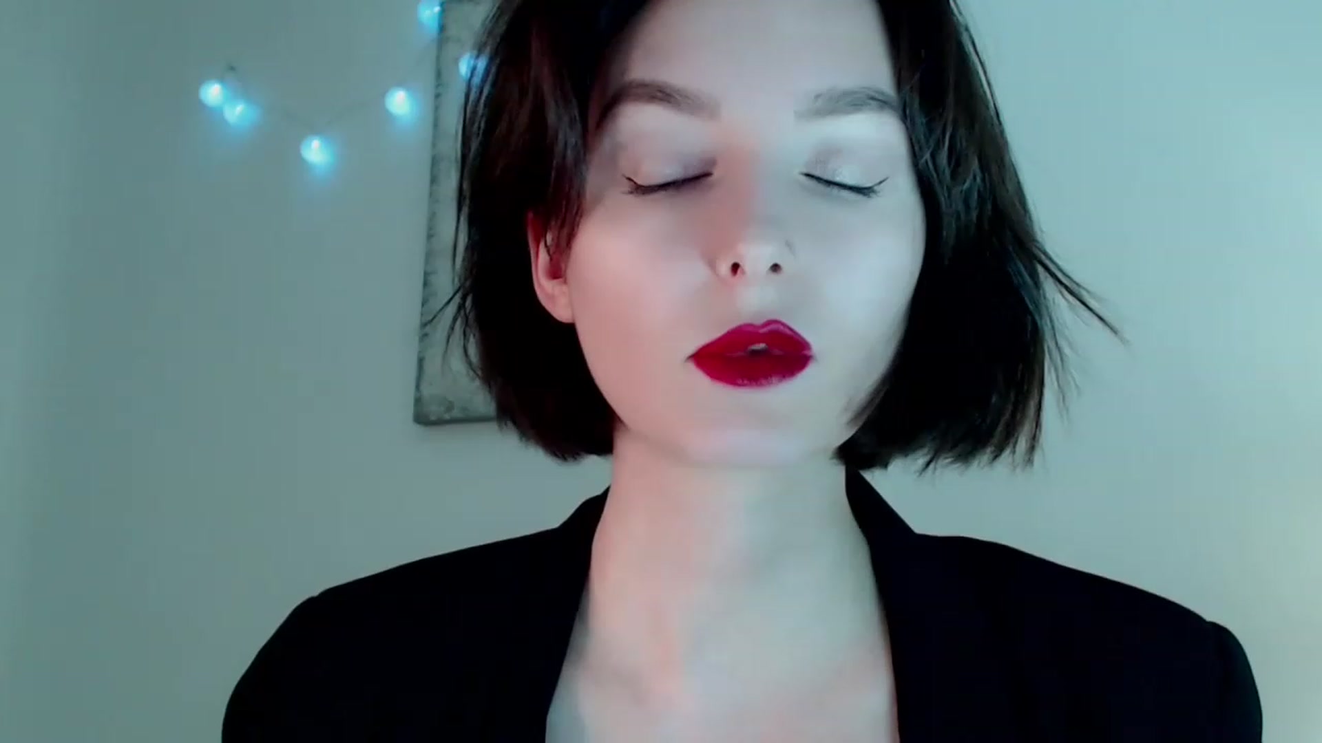 Gallery image thumbnail from Red_Lips_Girl's myfreecams stream on, 12/29/2022, 24:23 image 6 of 20