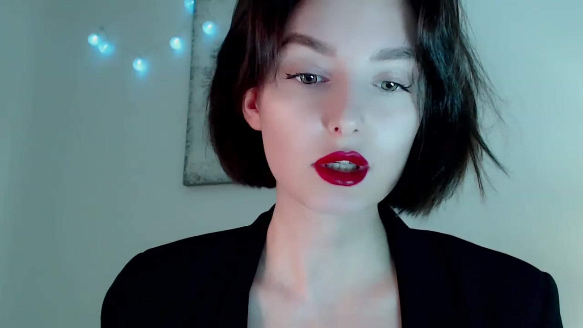 Gallery image thumbnail from Red_Lips_Girl's myfreecams stream on, 12/29/2022, 24:23 image 10 of 20