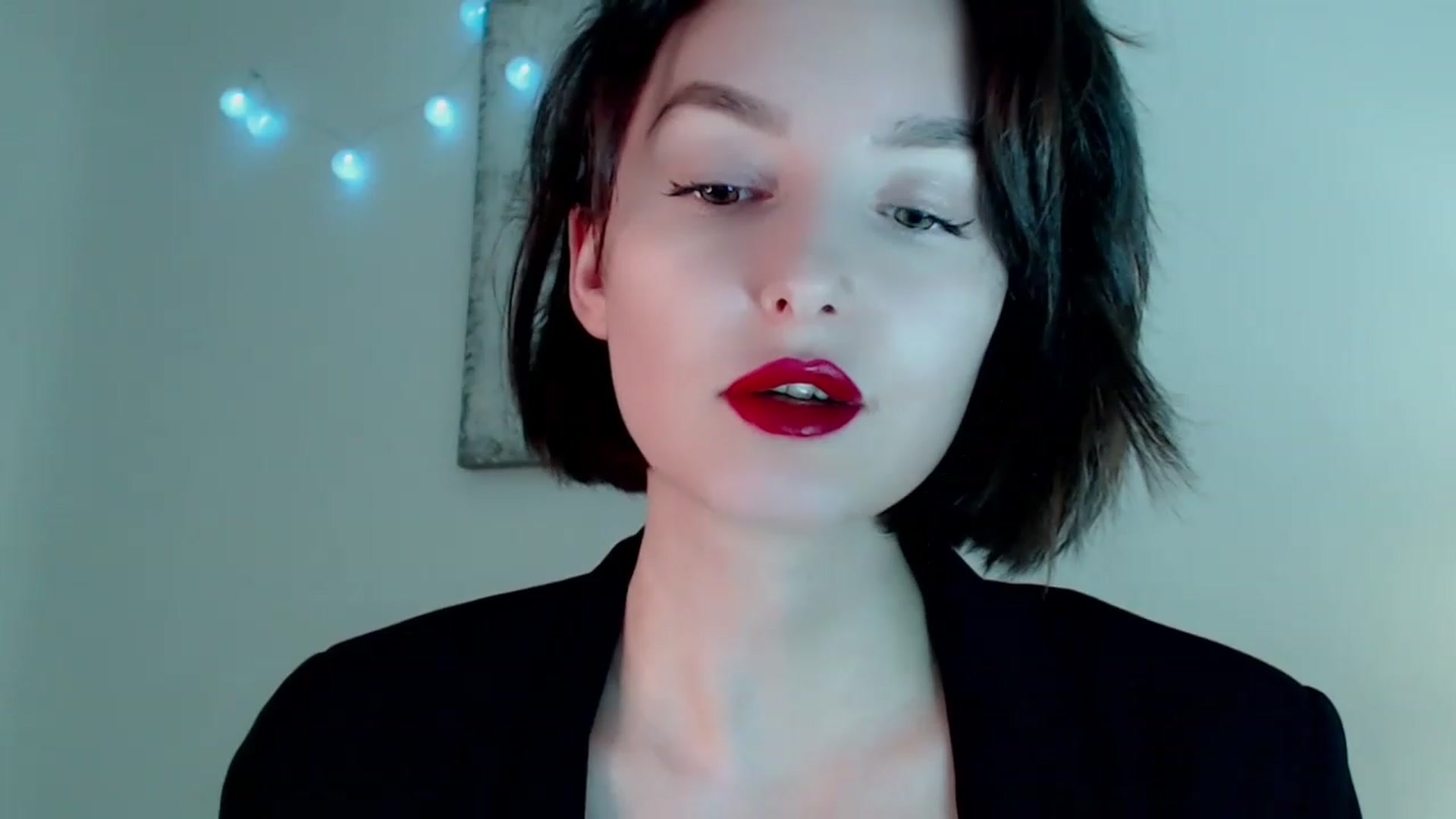 Gallery image thumbnail from Red_Lips_Girl's myfreecams stream on, 12/29/2022, 24:23 image 2 of 20