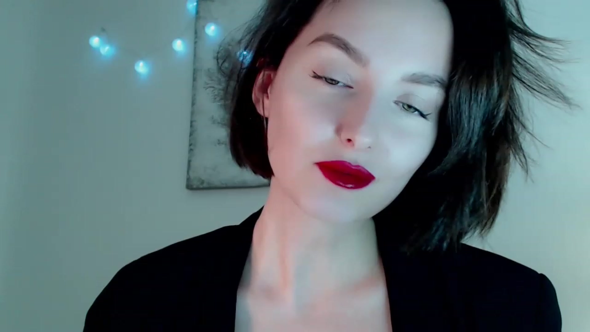 Gallery image thumbnail from Red_Lips_Girl's myfreecams stream on, 12/29/2022, 24:23 image 11 of 20