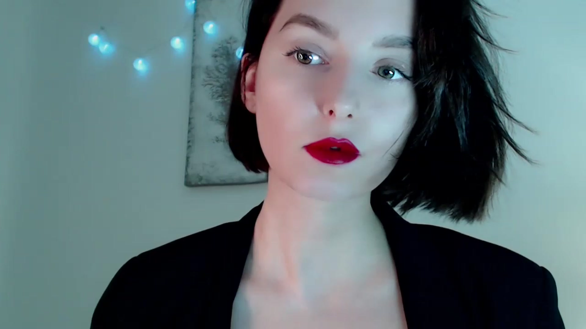 Gallery image thumbnail from Red_Lips_Girl's myfreecams stream on, 12/29/2022, 24:23 image 16 of 20