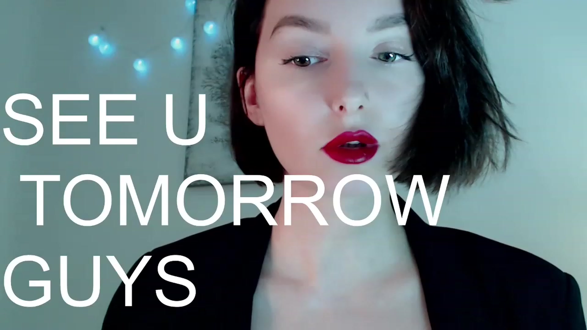 Gallery image thumbnail from Red_Lips_Girl's myfreecams stream on, 12/29/2022, 24:23 image 18 of 20